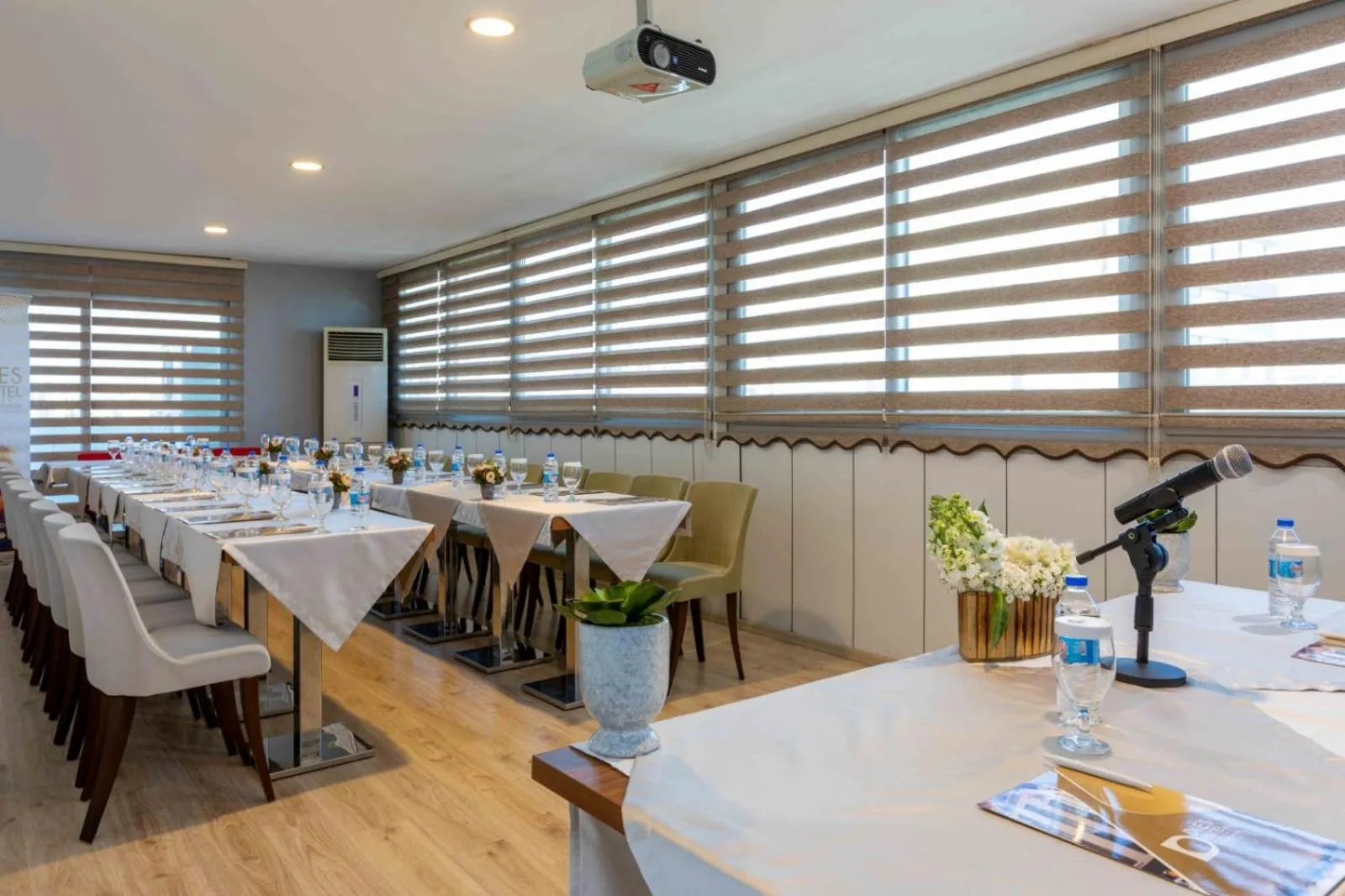 Business facilities in Dies Hotel