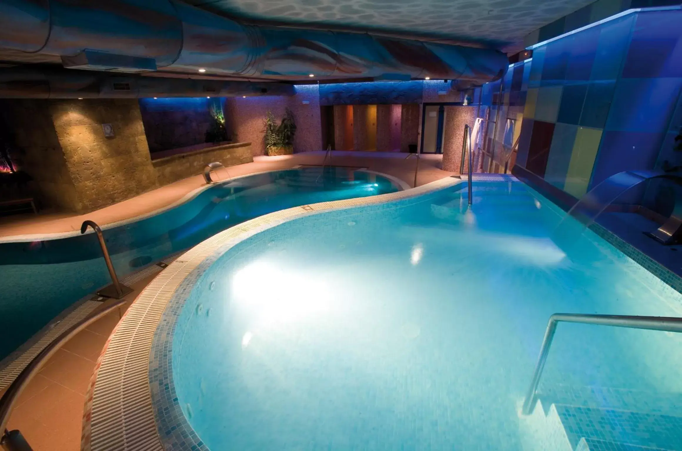 Hot Tub, Swimming Pool in Spa Hotel Ciudad de Teruel