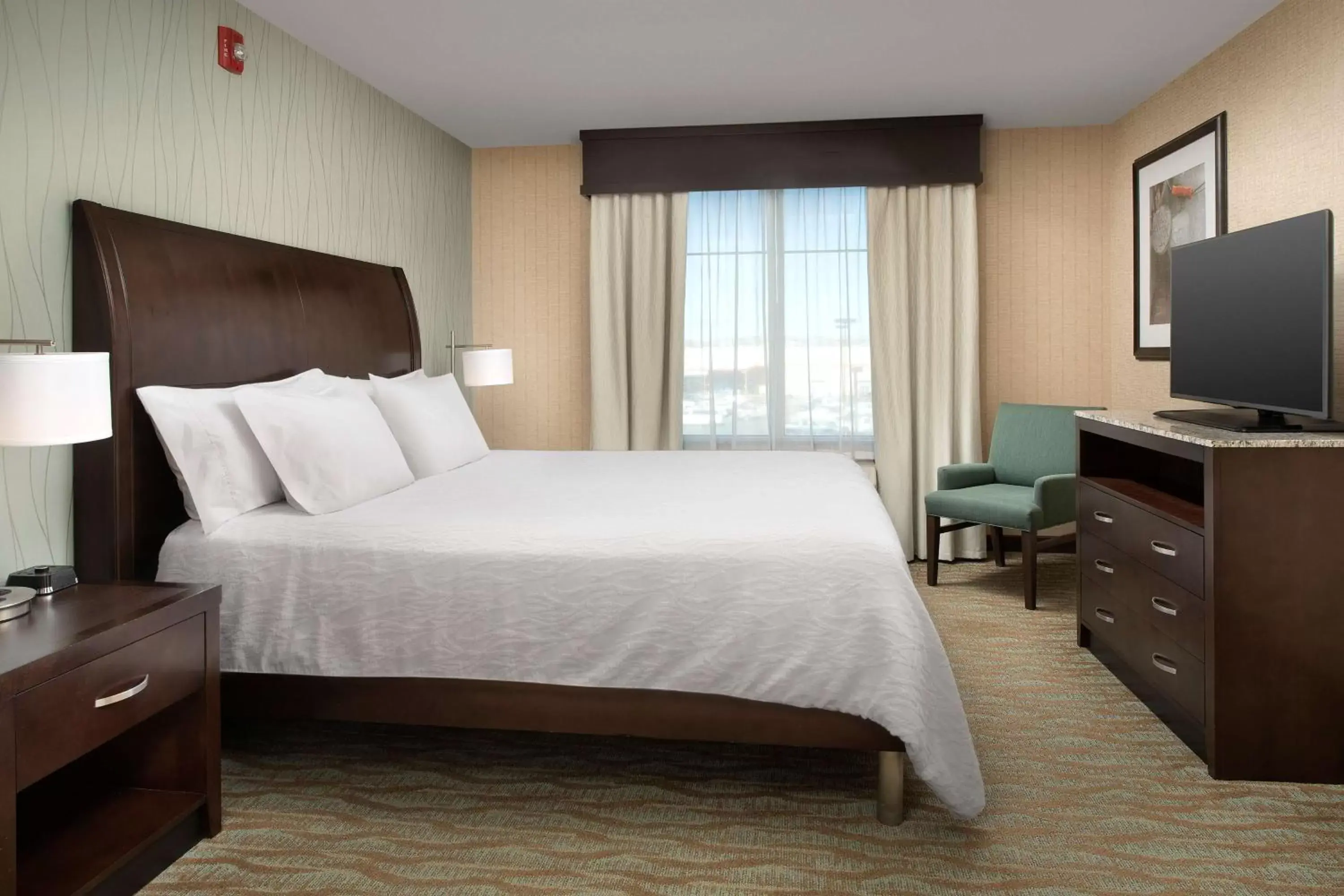 Bedroom, Bed in Hilton Garden Inn Gallup