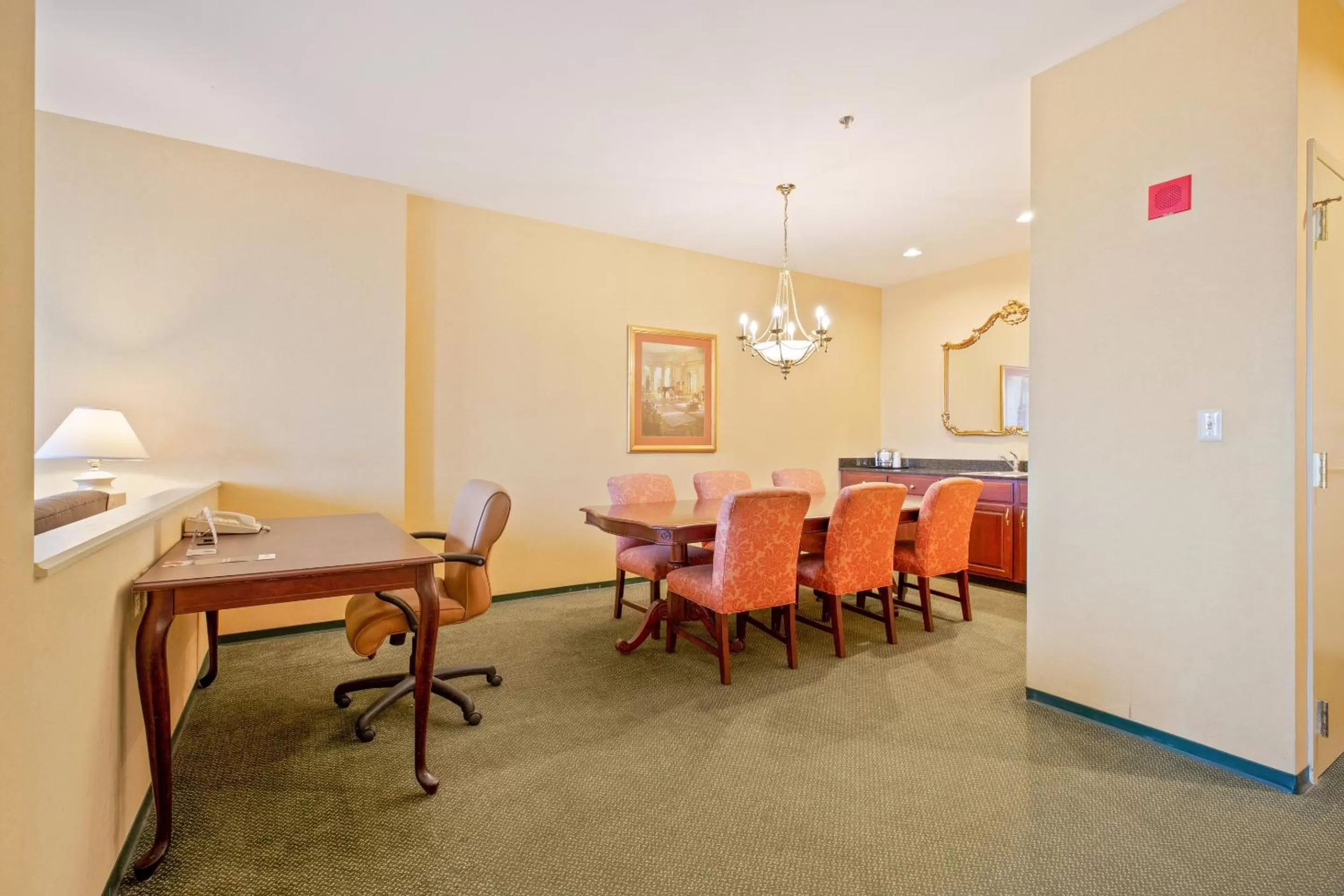 Bedroom, Restaurant/Places to Eat in OYO Hotel St Louis Downtown City Center MO