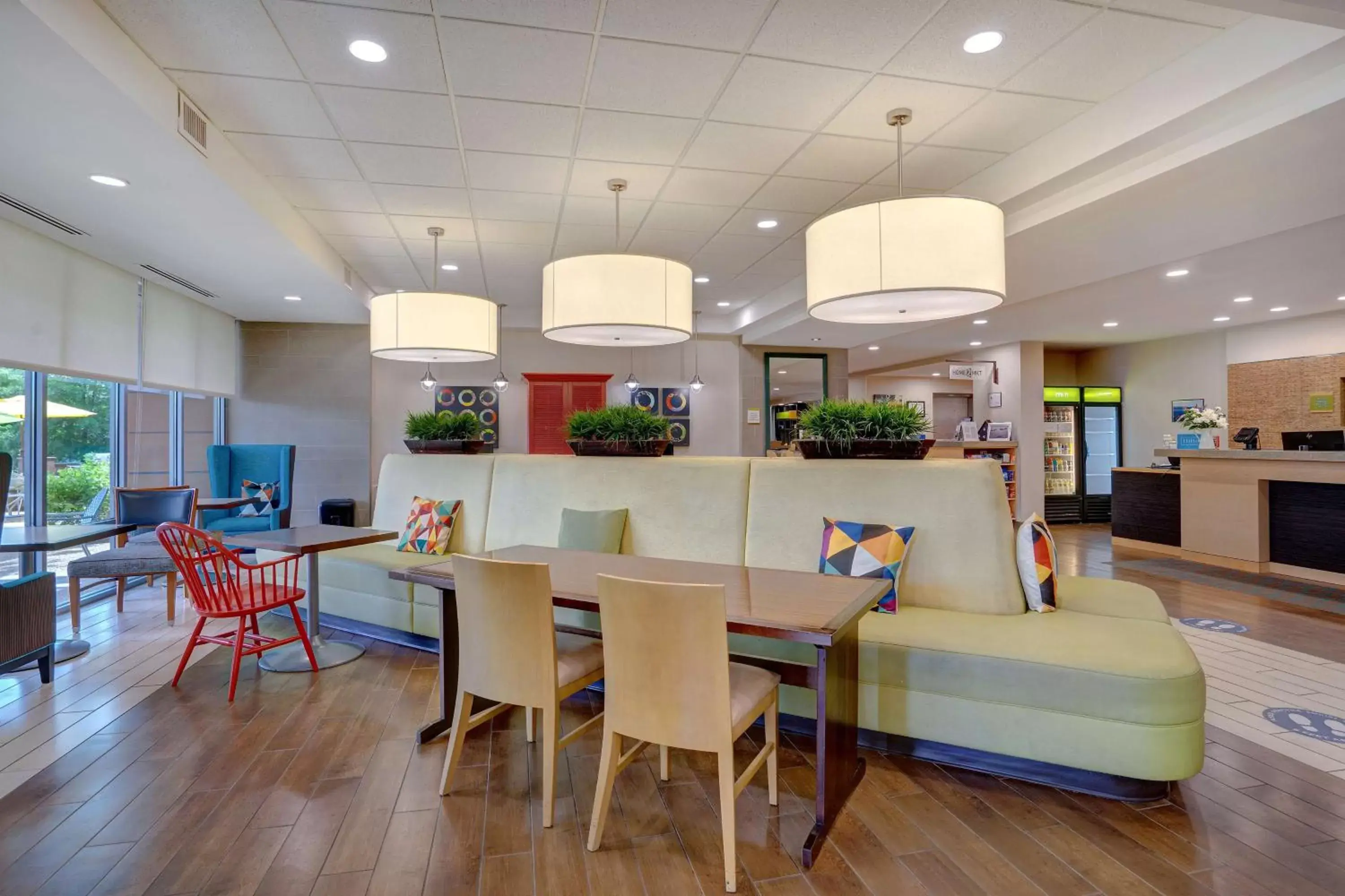 Dining area in Home2 Suites by Hilton Lexington Park Patuxent River NAS, MD