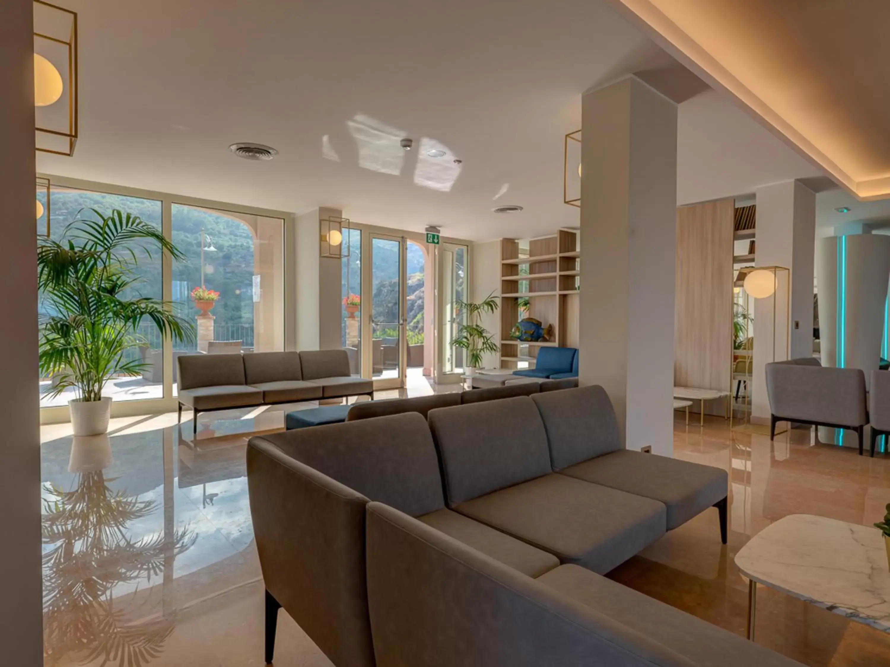 Lobby or reception, Seating Area in Hotel Antares