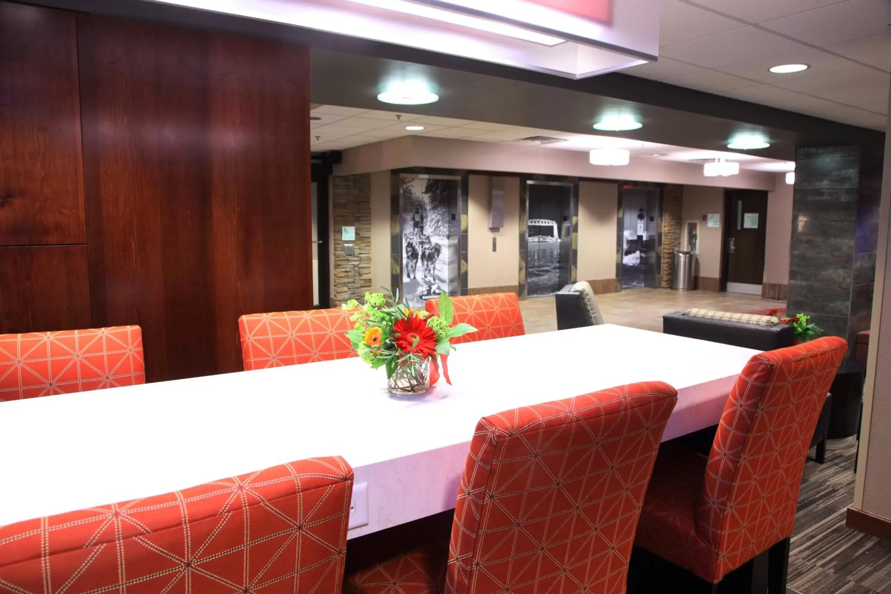 Property building in Holiday Inn & Suites Duluth-Downtown by IHG Property building in Holiday Inn & Suites Duluth-Downtown by IHG