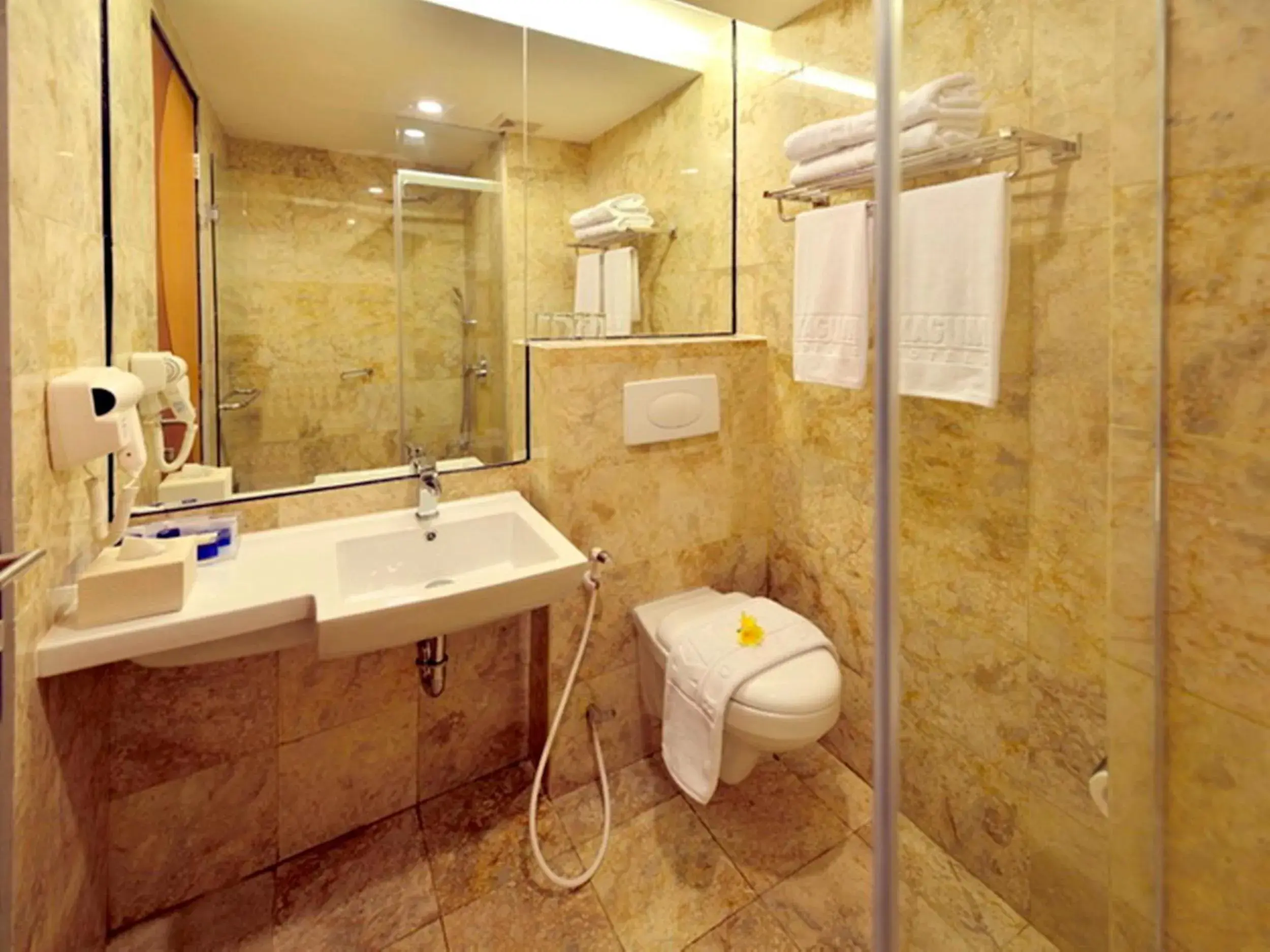 Bathroom in Serela Kuta by KAGUM Hotels