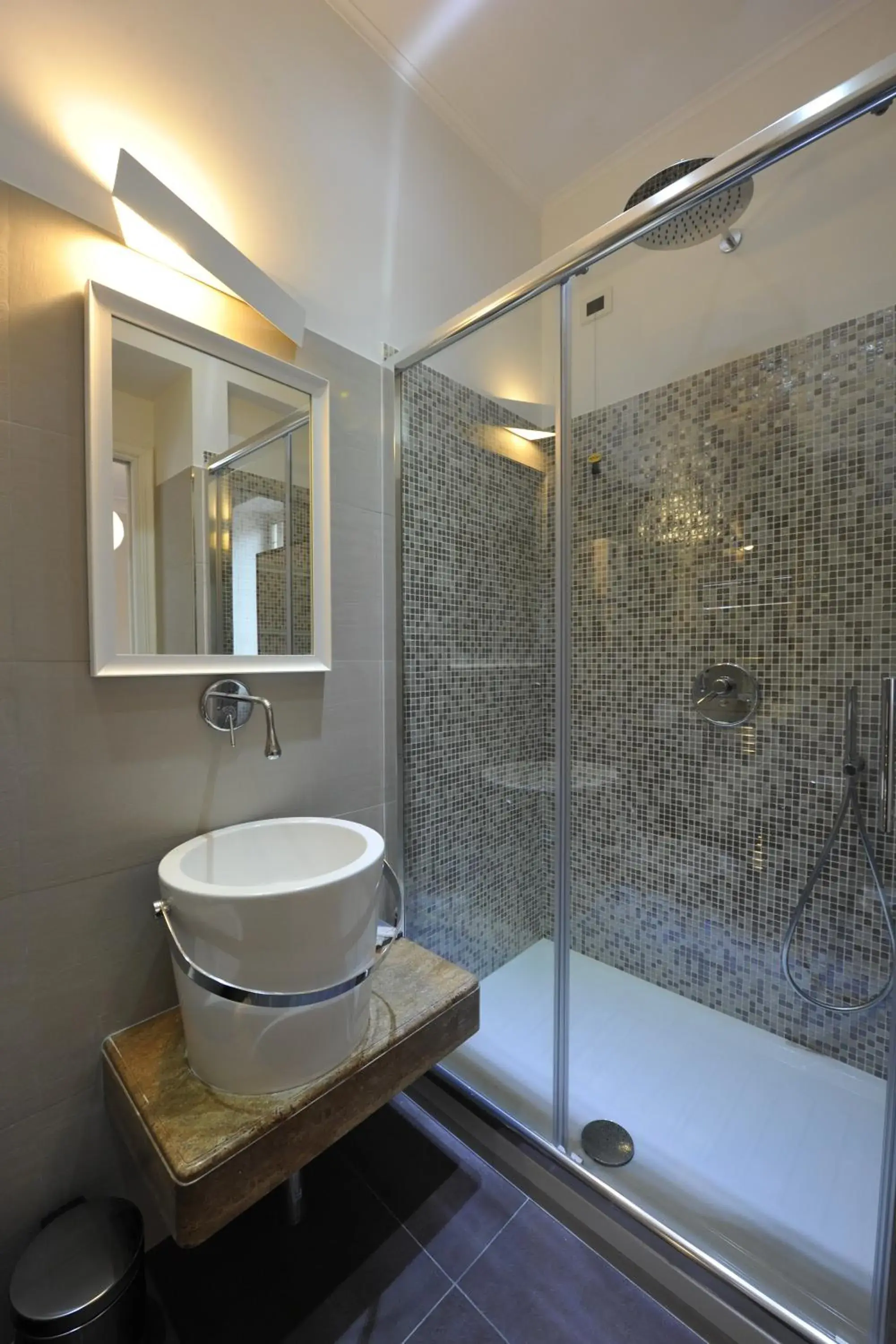 Decorative detail, Bathroom in Villa Zaccardi