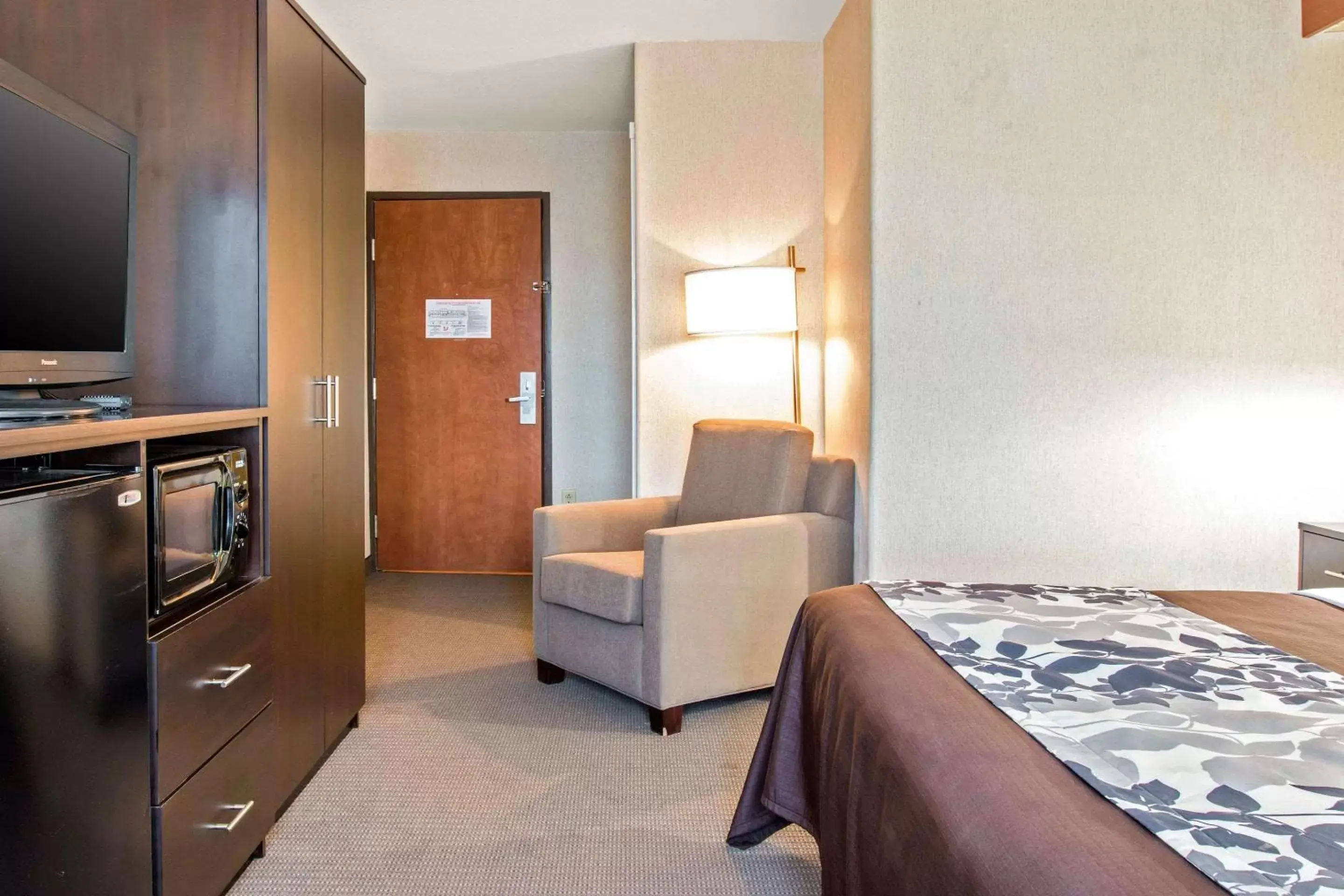 Photo of the whole room, Seating Area in Sleep Inn & Suites Oregon