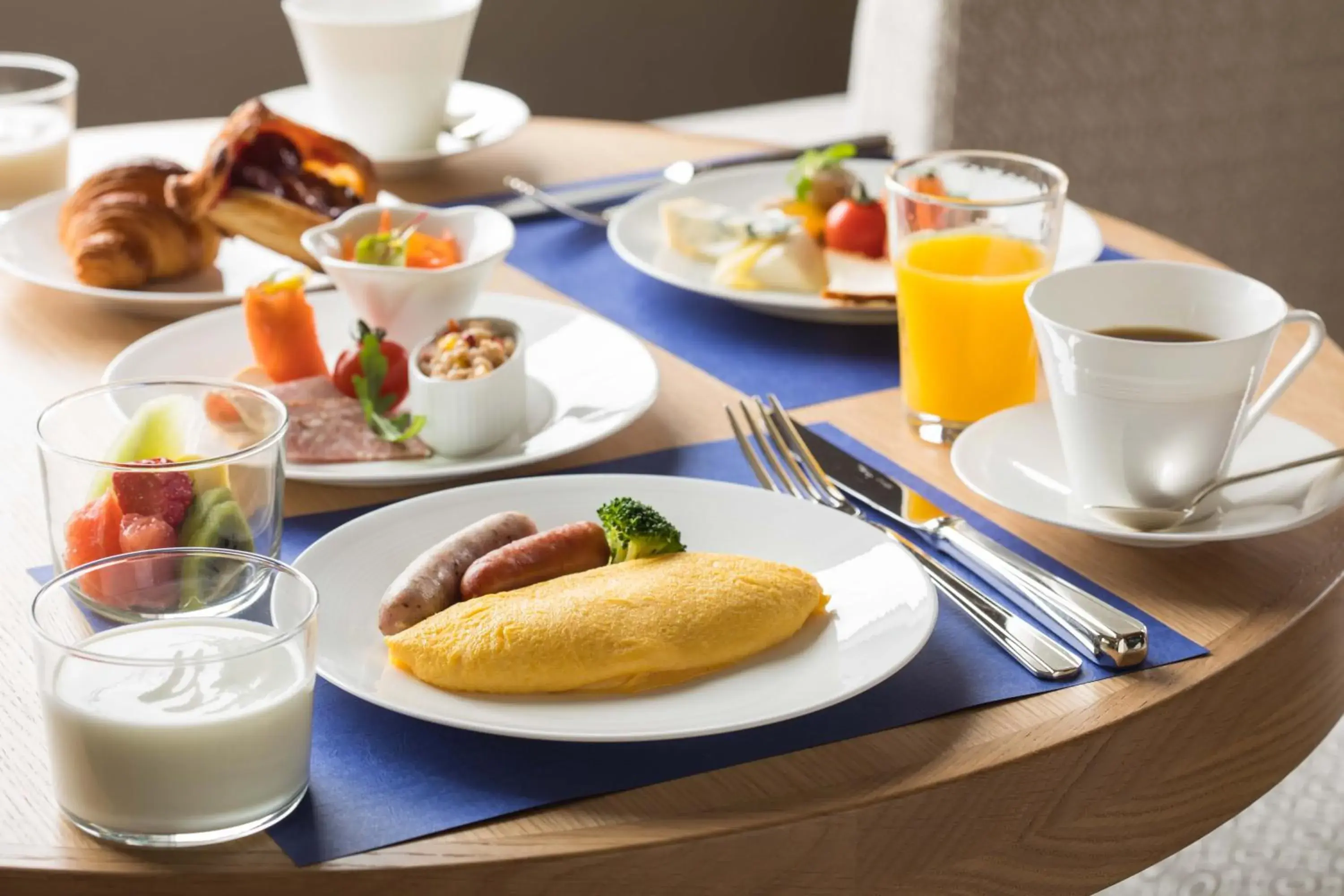 Lounge or bar, Breakfast in Cerulean Tower Tokyu Hotel, A Pan Pacific Partner Hotel