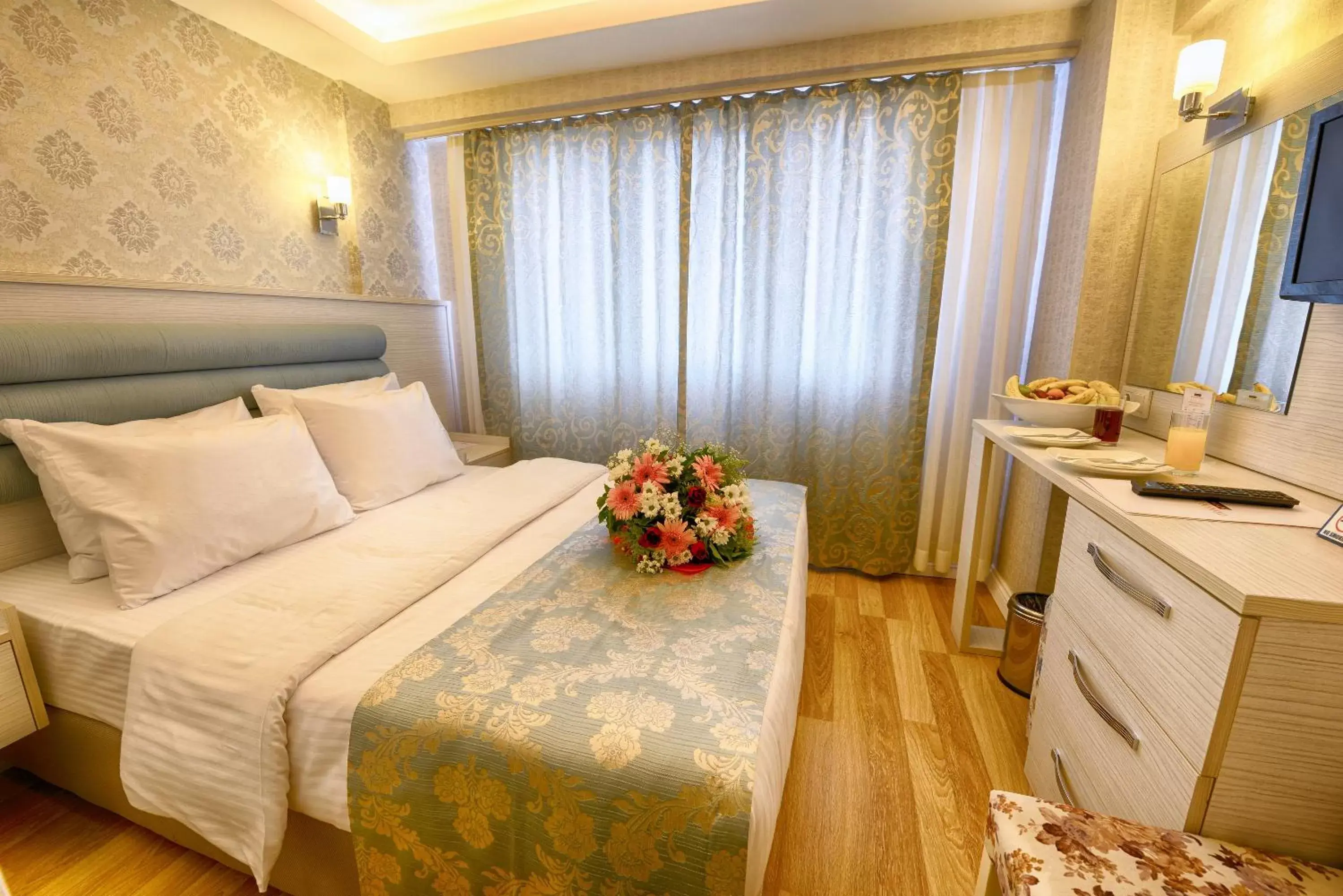 Bedroom, Bed in Florenta Hotel