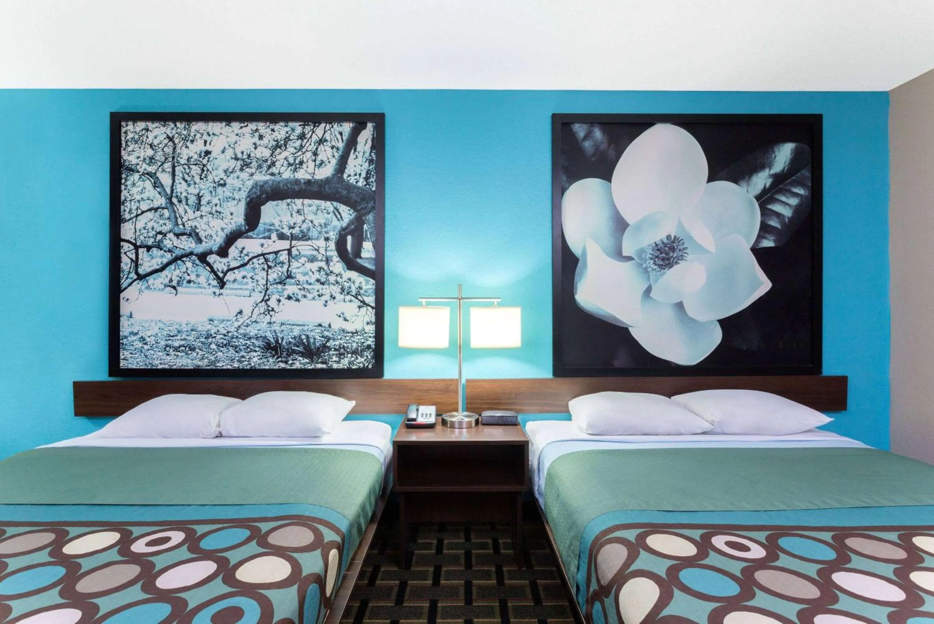 Photo of the whole room, Bed in Super 8 by Wyndham Brunswick South I-95