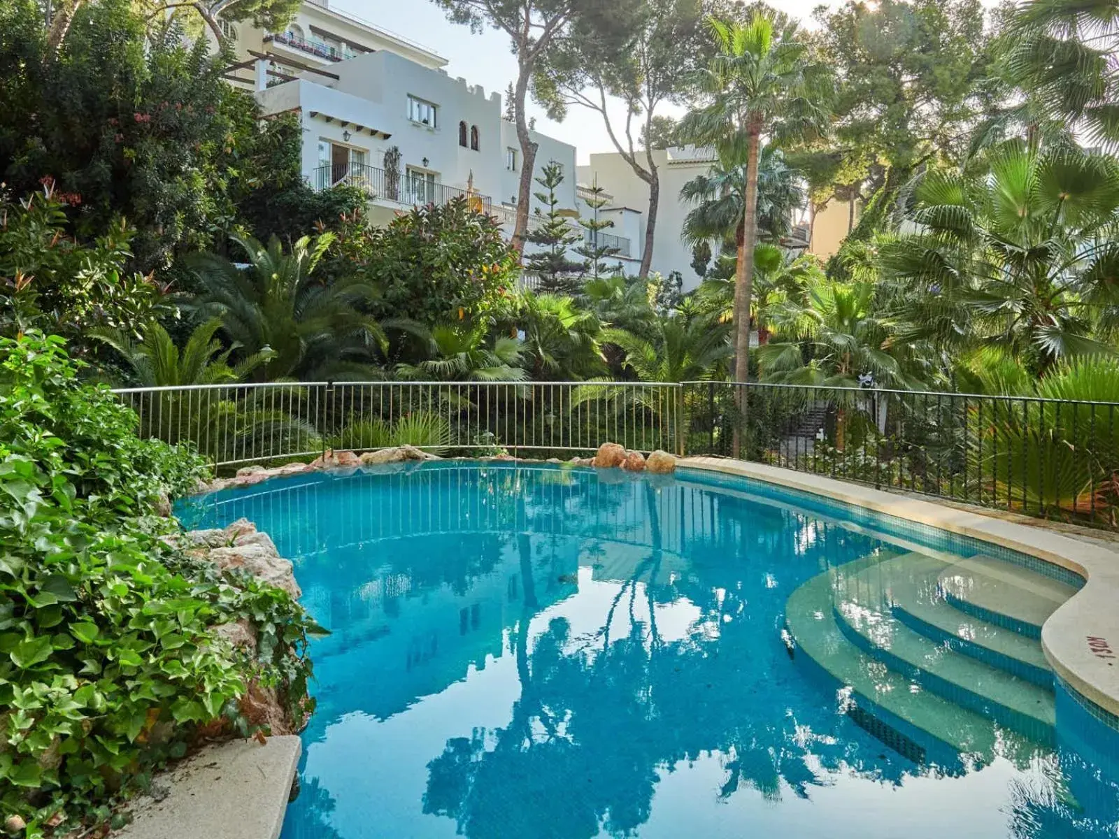Garden, Swimming Pool in Hotel Bon Sol Resort & Spa