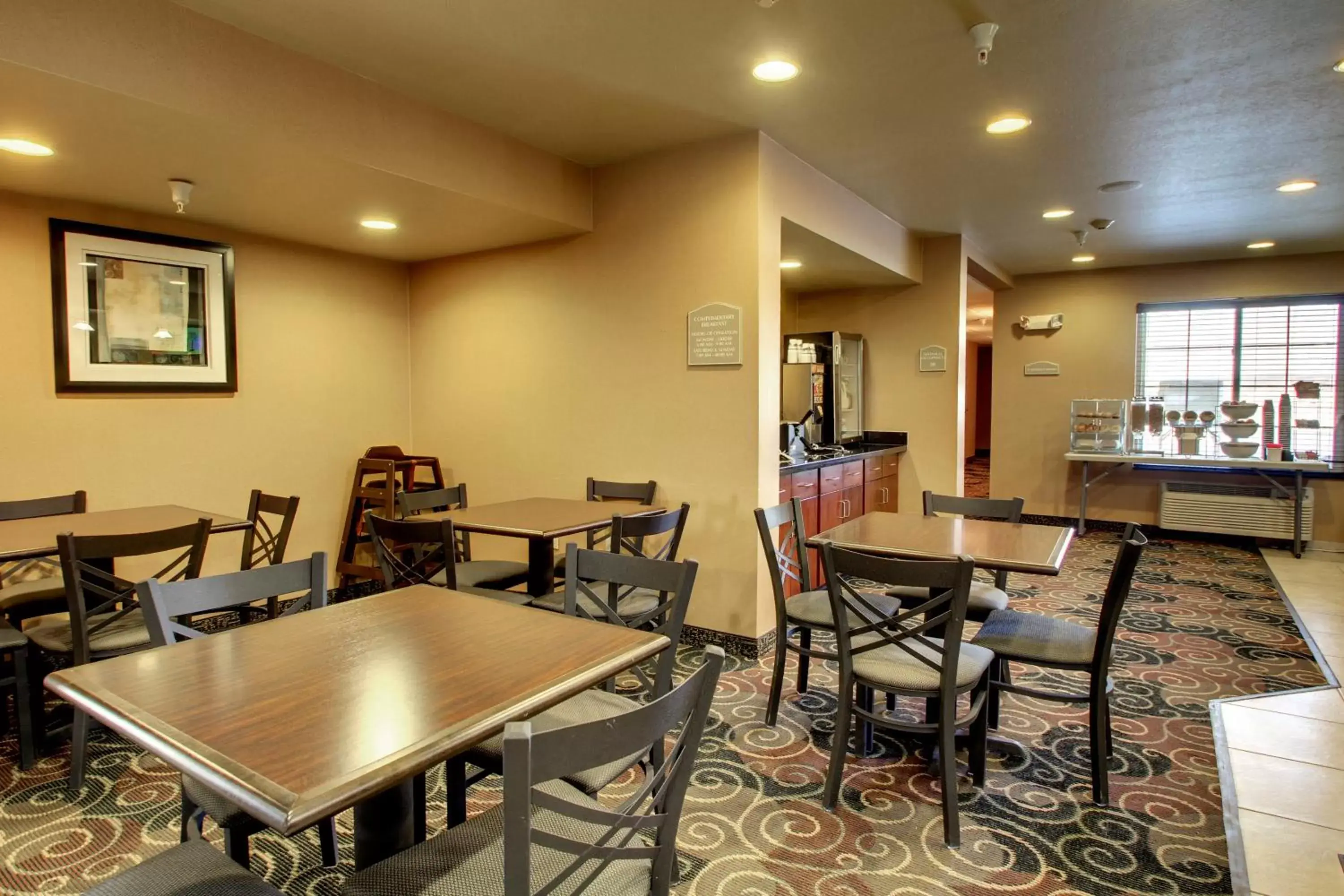 Restaurant/Places to Eat in Cobblestone Inn & Suites - Bottineau