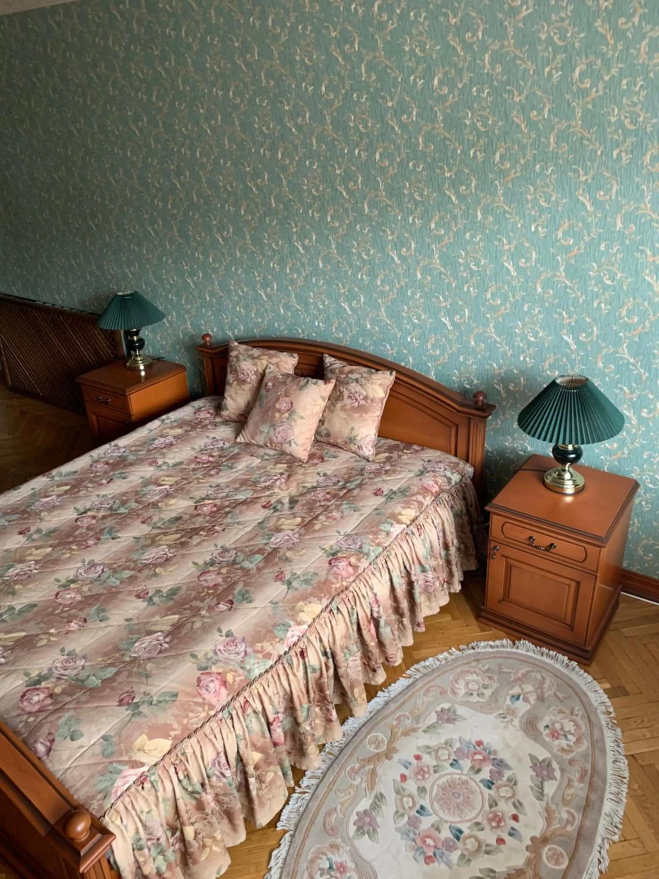 Bed in Hotel Prydesnyansky