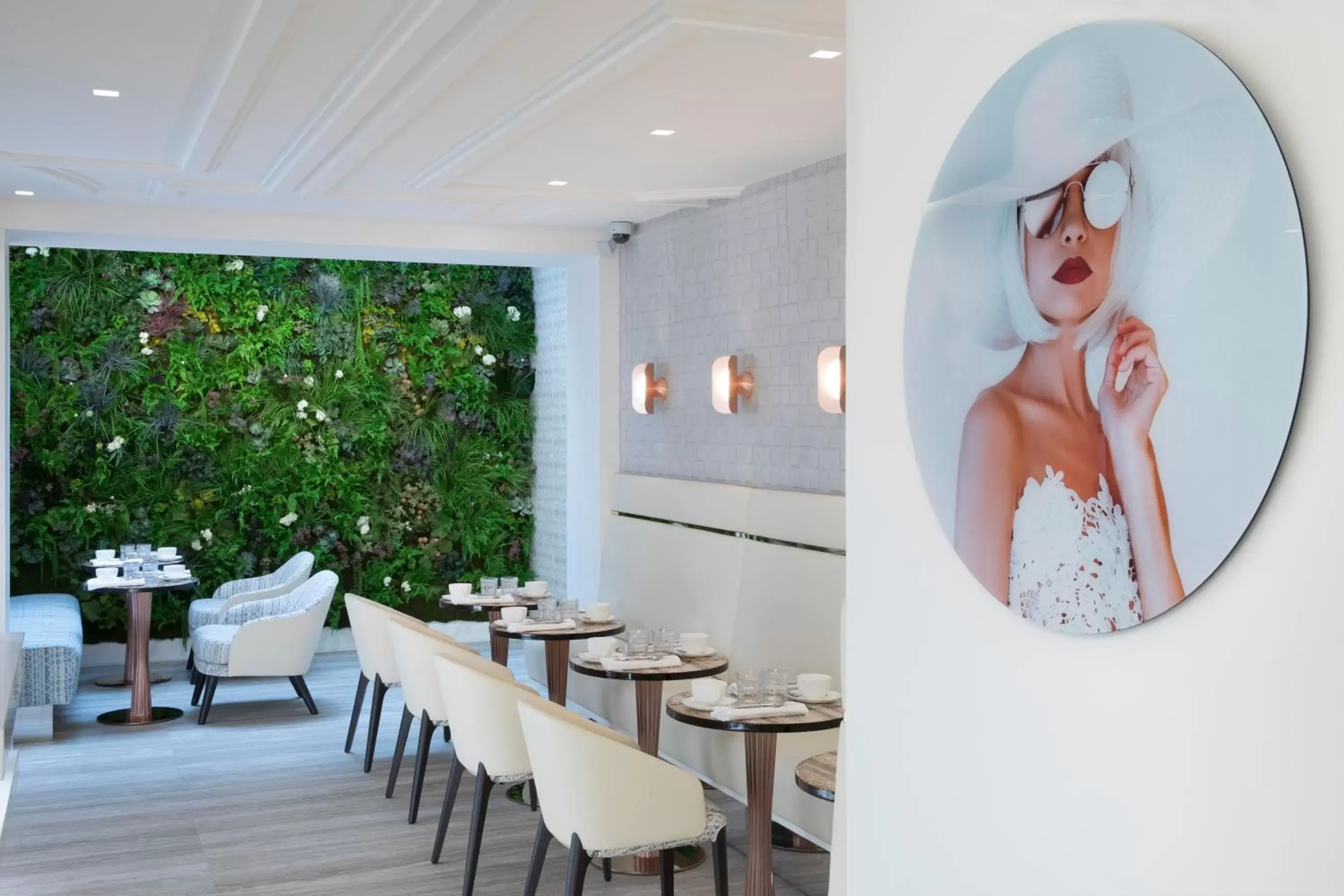Lounge or bar, Restaurant/Places to Eat in Hôtel Dress Code