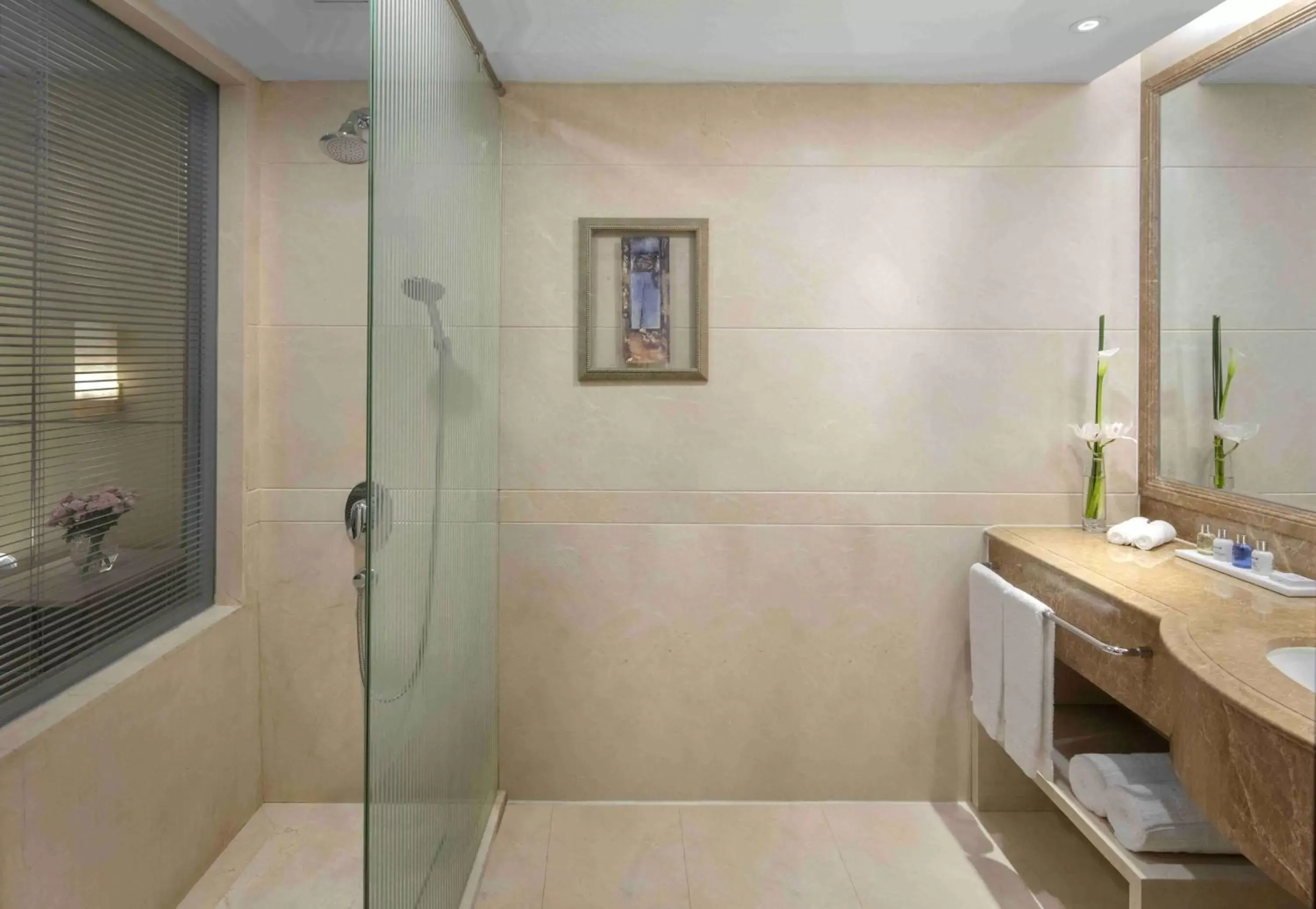 Bathroom in Radisson Blu Hotel Shanghai New World