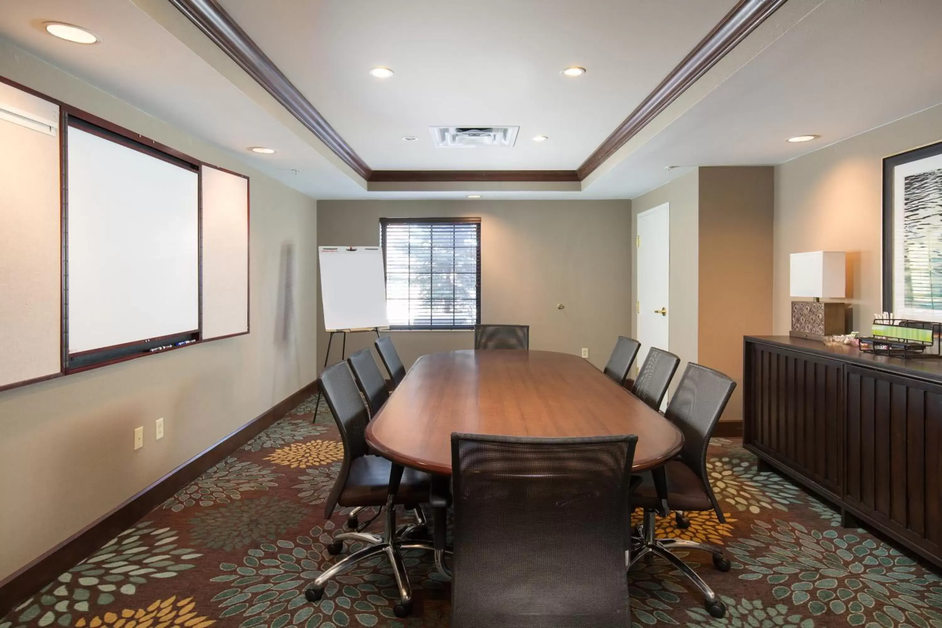 Meeting/conference room, Business Area/Conference Room in Staybridge Suites Toledo/Maumee, an IHG Hotel