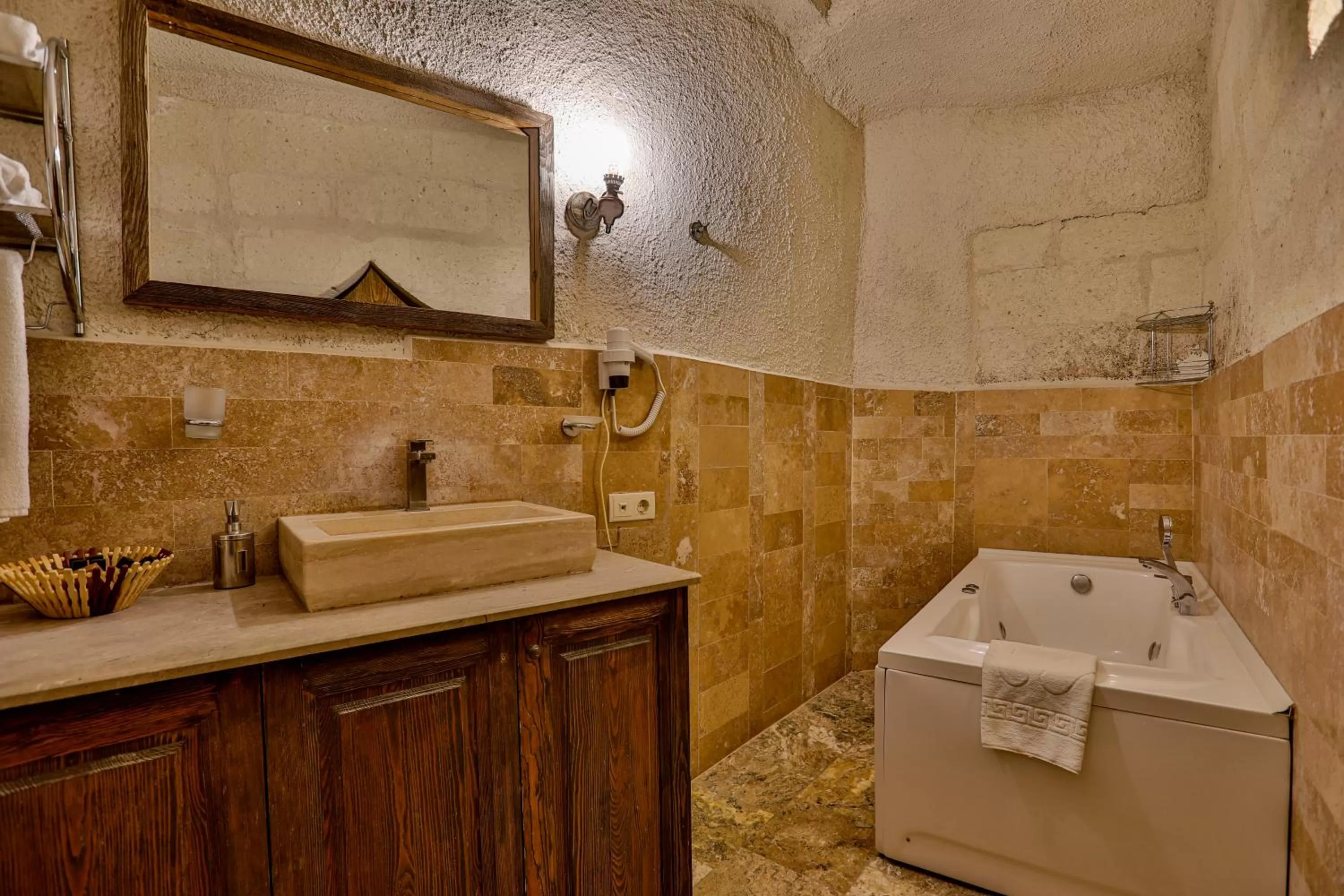 Bathroom in Hidden Cave Hotel