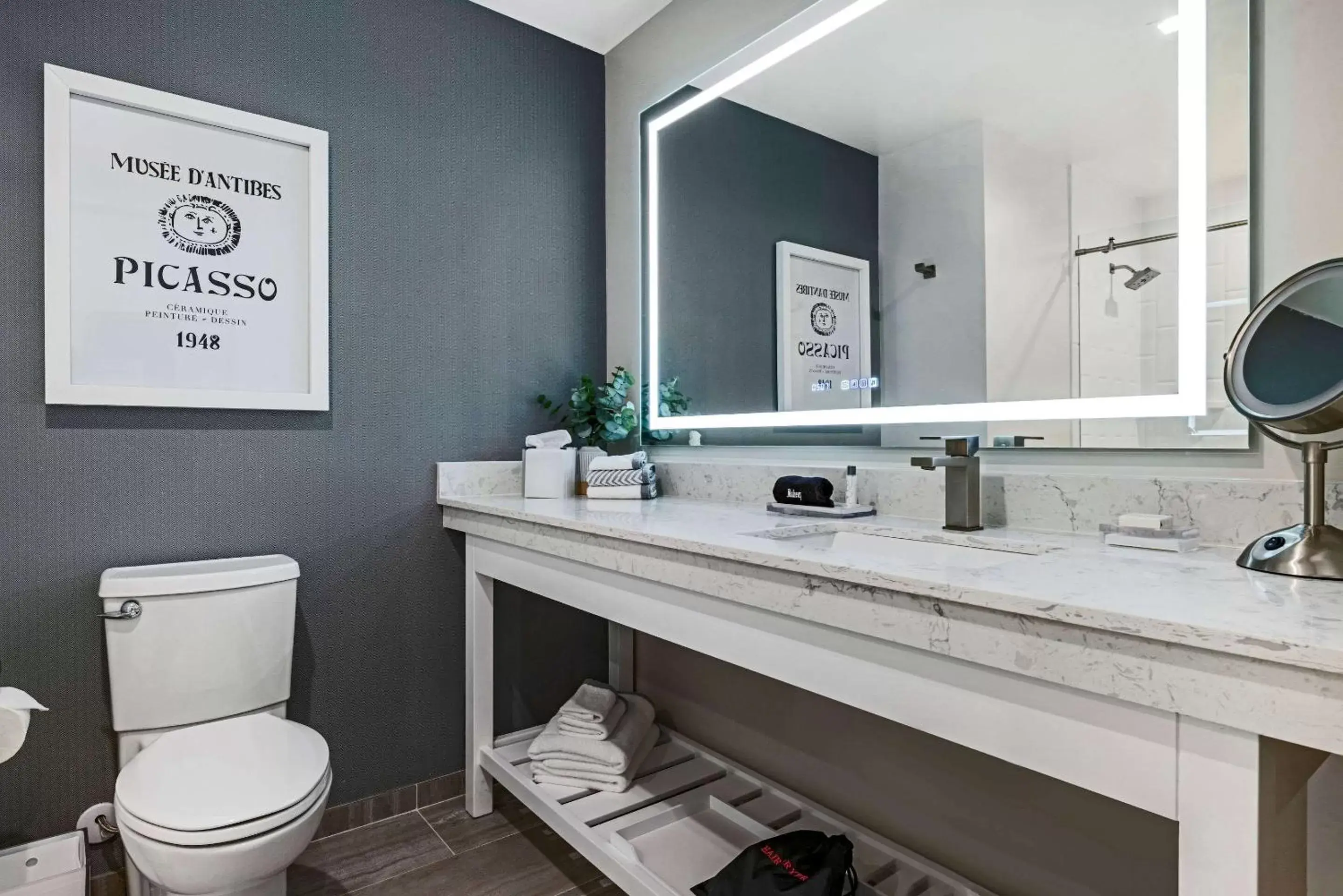 Bedroom, Bathroom in Cambria Hotel Calabasas