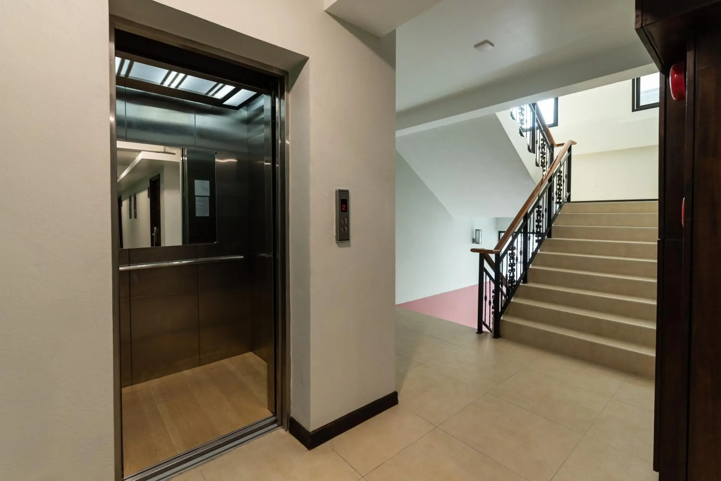 elevator in Cozytel