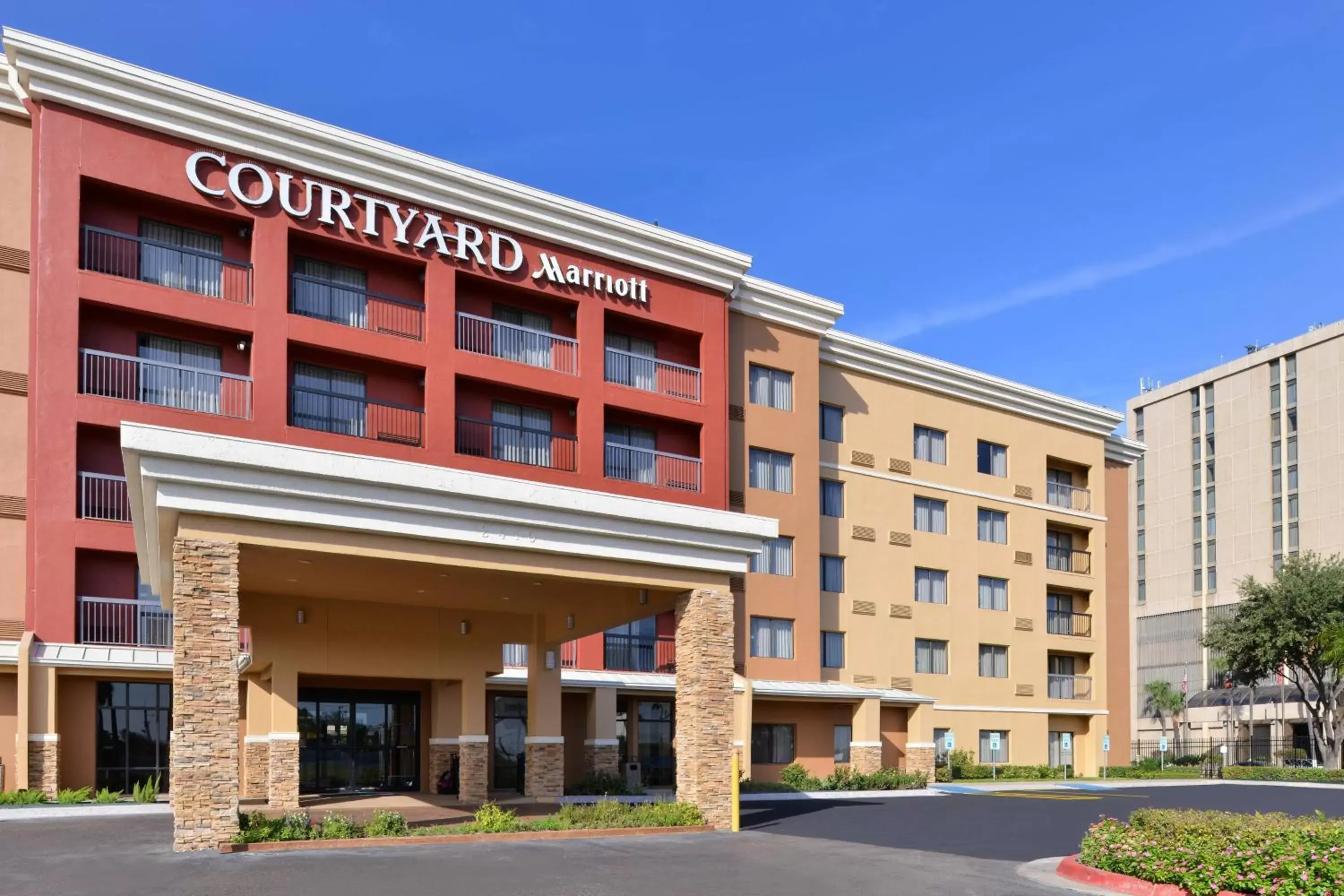 Property Building in Courtyard Laredo