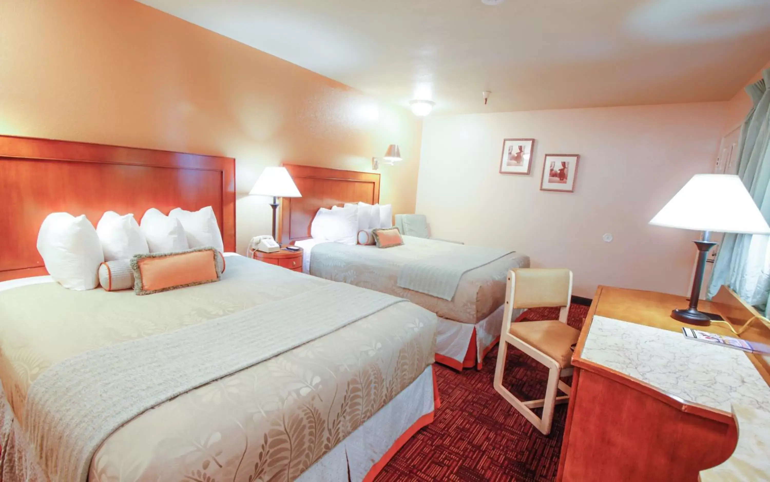 Bedroom, Bed in Heritage Inn La Mesa Bedroom, Bed in Heritage Inn La Mesa