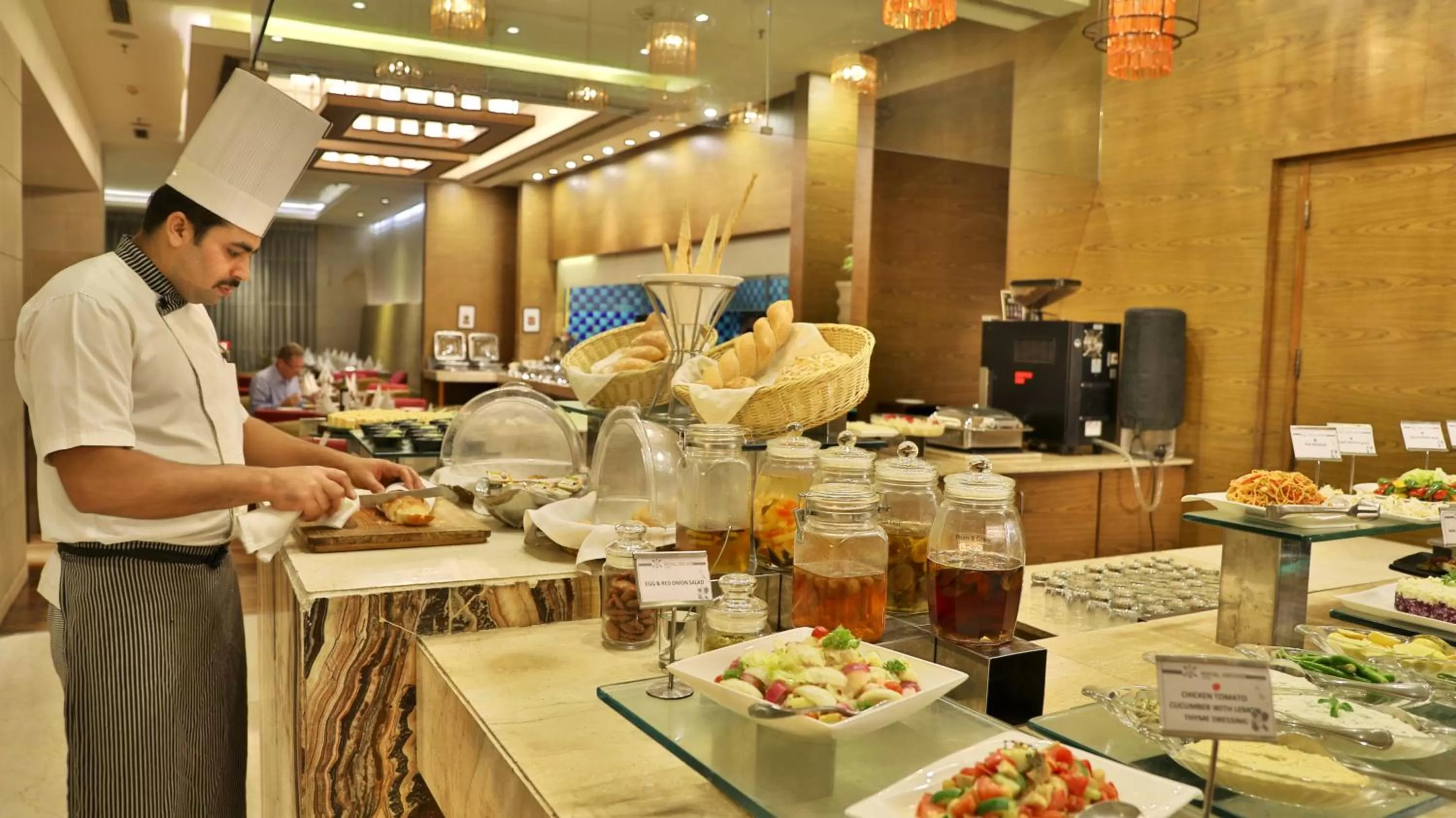 Restaurant/places to eat in Hotel Royal Orchid Jaipur, Tonk Road