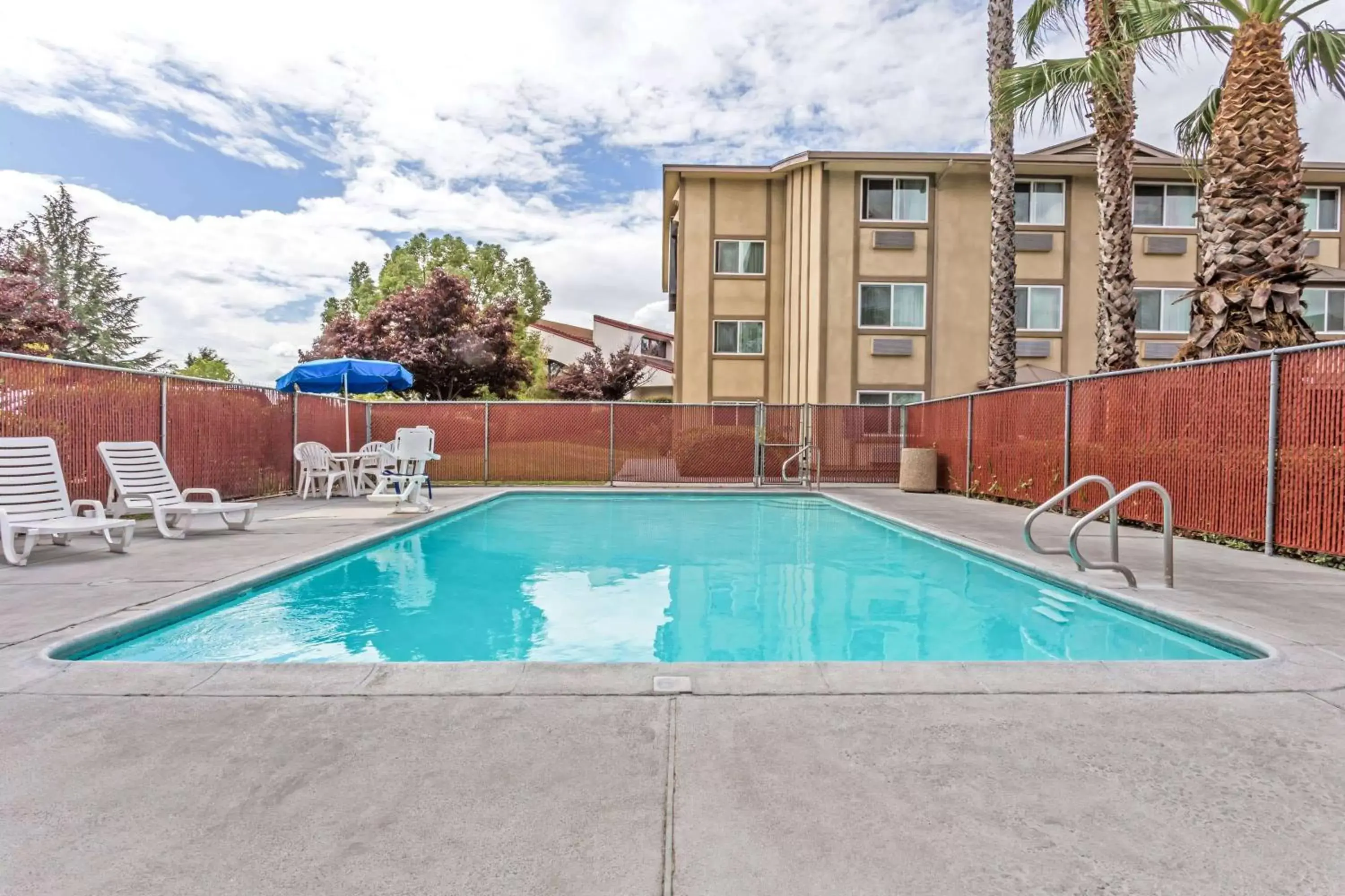 Activities, Swimming Pool in Super 8 by Wyndham Sacramento