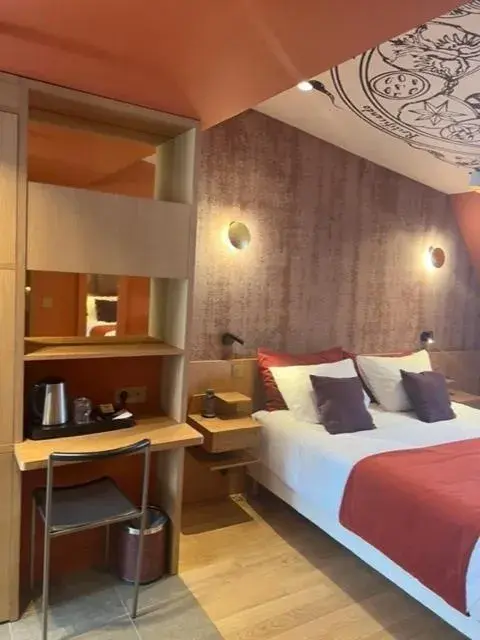 Bed in Hôtel Elixir