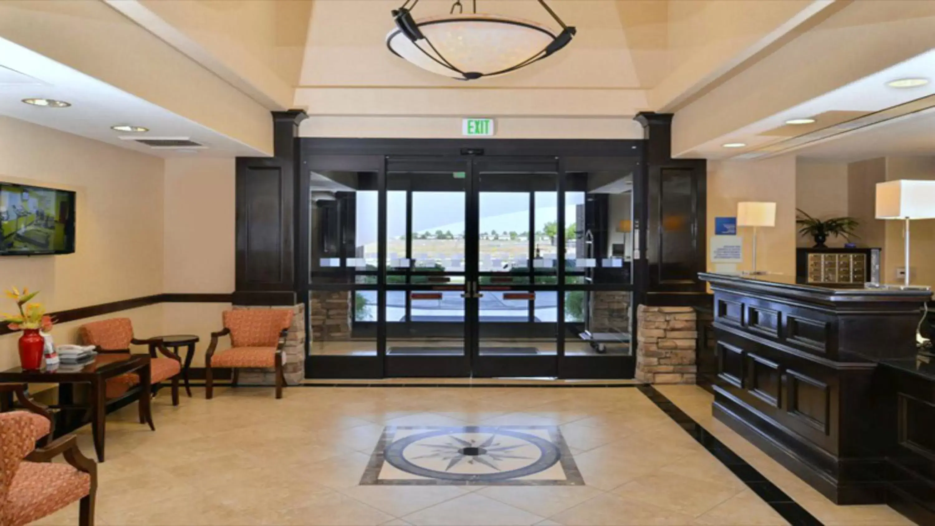 Property building, Lobby/Reception in Holiday Inn Express Hotel & Suites Lincoln-Roseville Area, an IHG Hotel