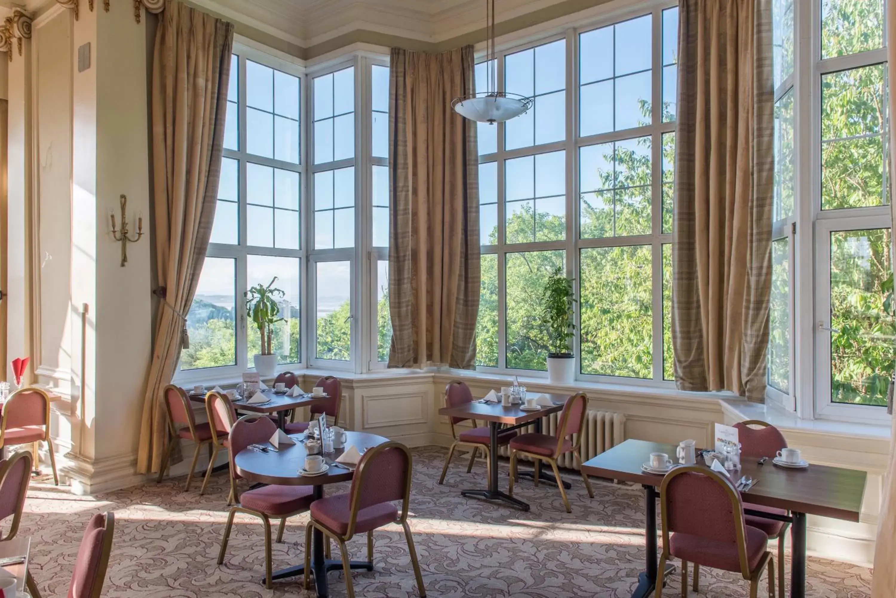 Restaurant/places to eat in Cumbria Grand Hotel Restaurant/places to eat in Cumbria Grand Hotel