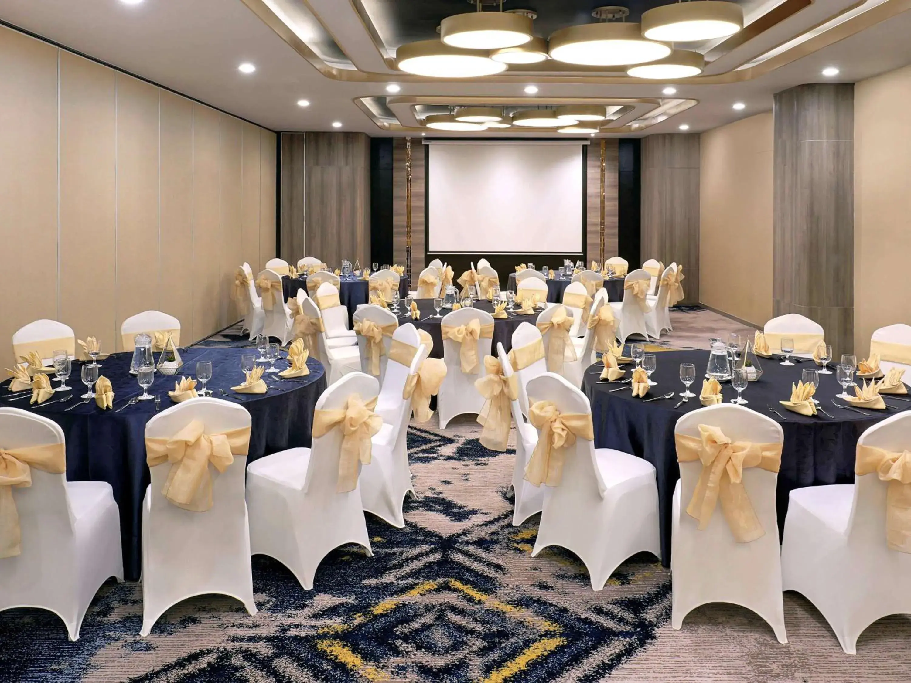 Meeting/conference room, Banquet Facilities in Mercure Makassar Nexa Pettarani