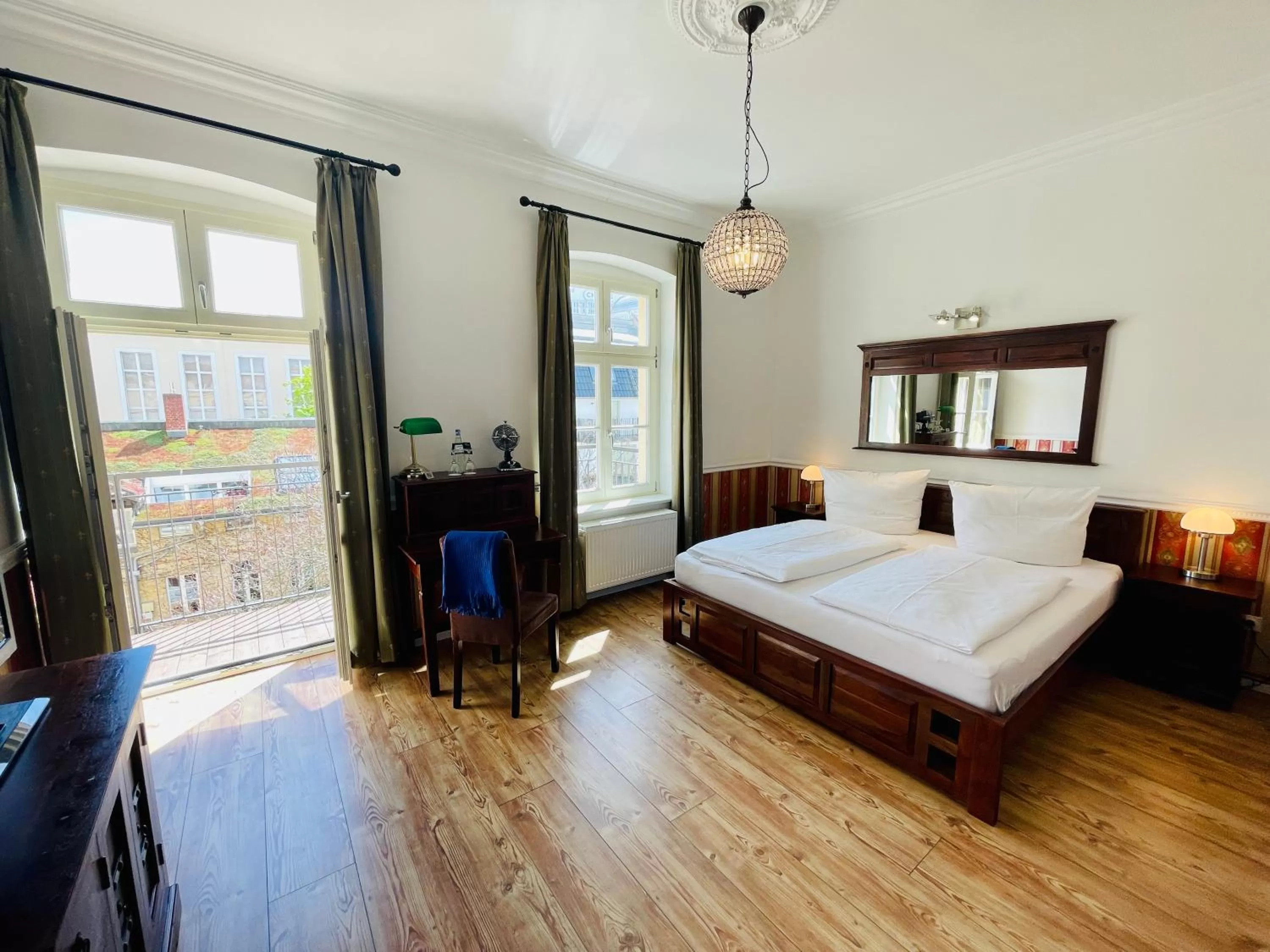 Photo of the whole room, Bed in Garden Living - Boutique Hotel