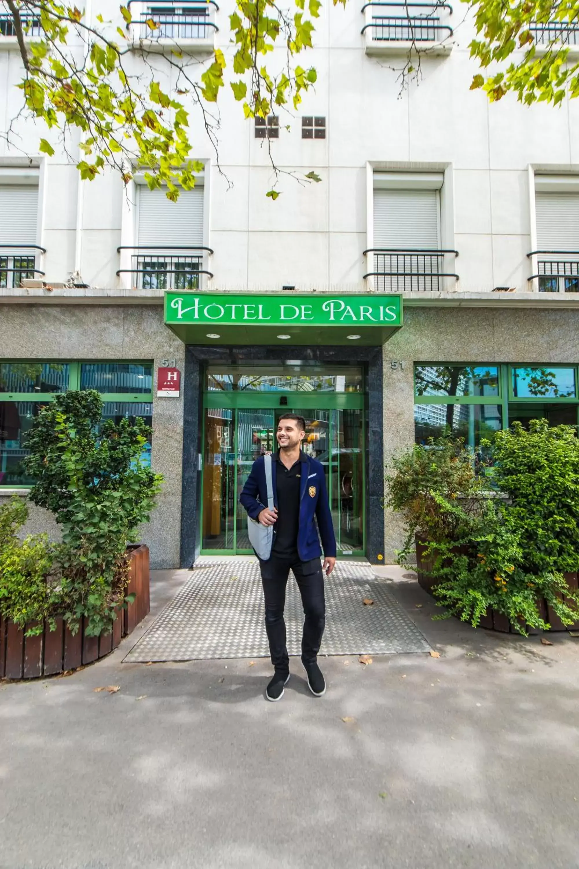 Facade/entrance in HOTEL DE PARIS MONTPARNASSE