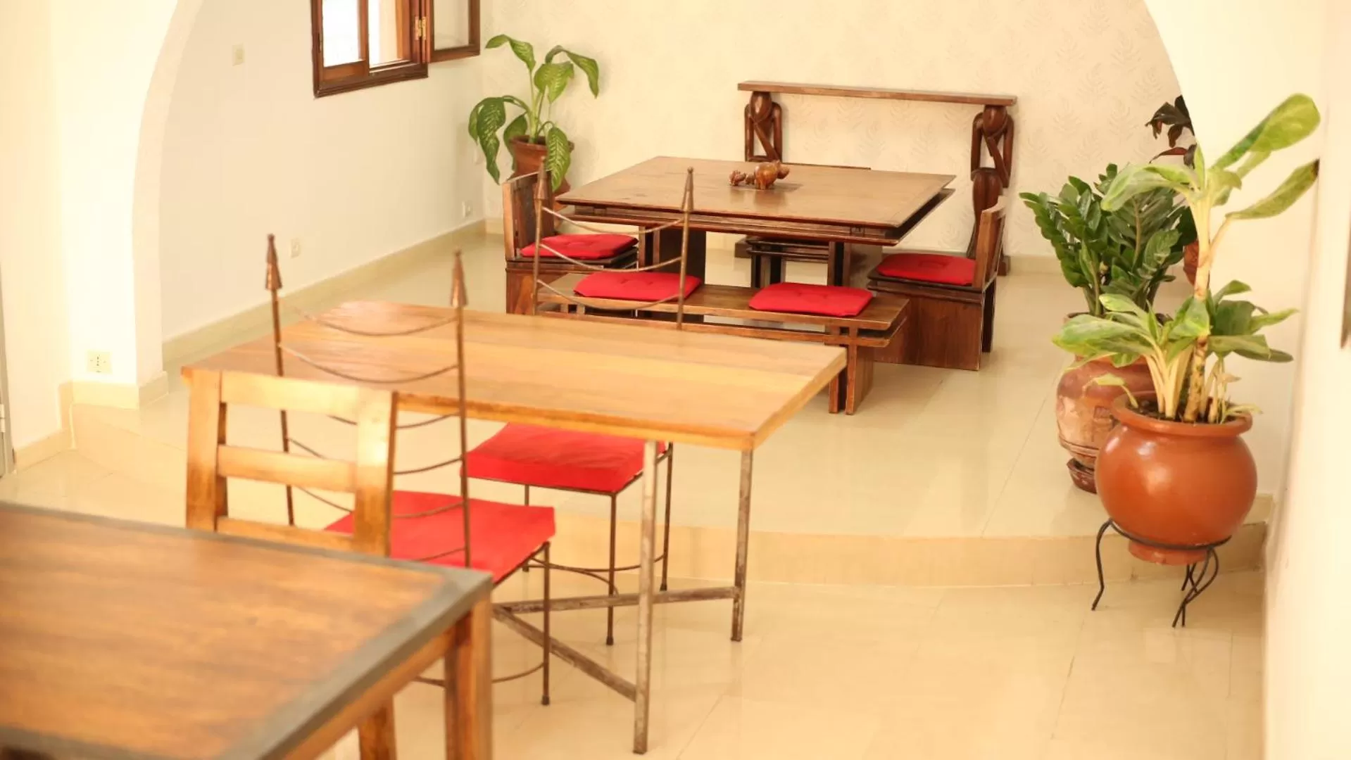 Restaurant/places to eat in ILLIYIN Boutique Hotel