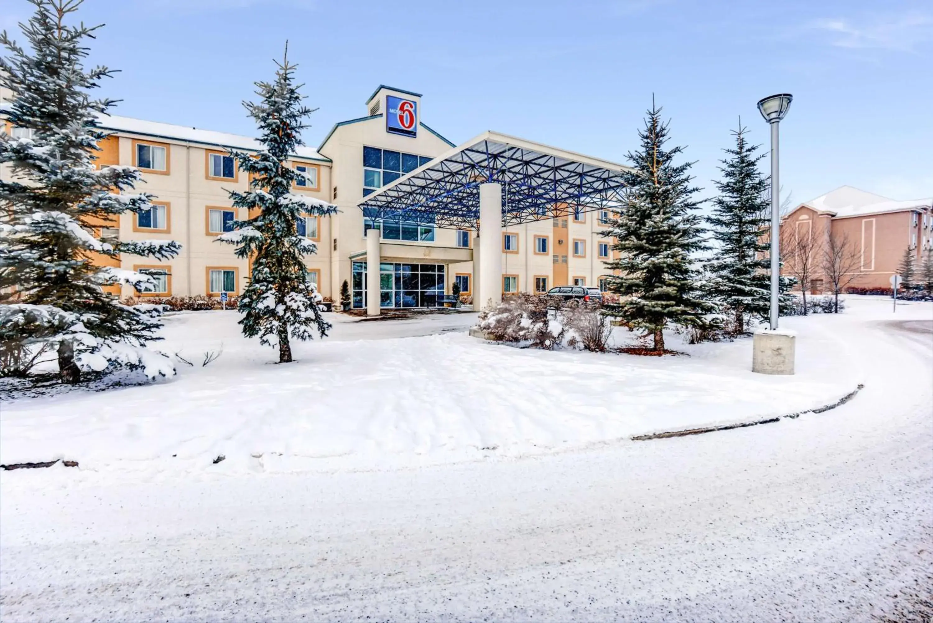 Property building in Motel 6-Red Deer, AB Property building in Motel 6-Red Deer, AB