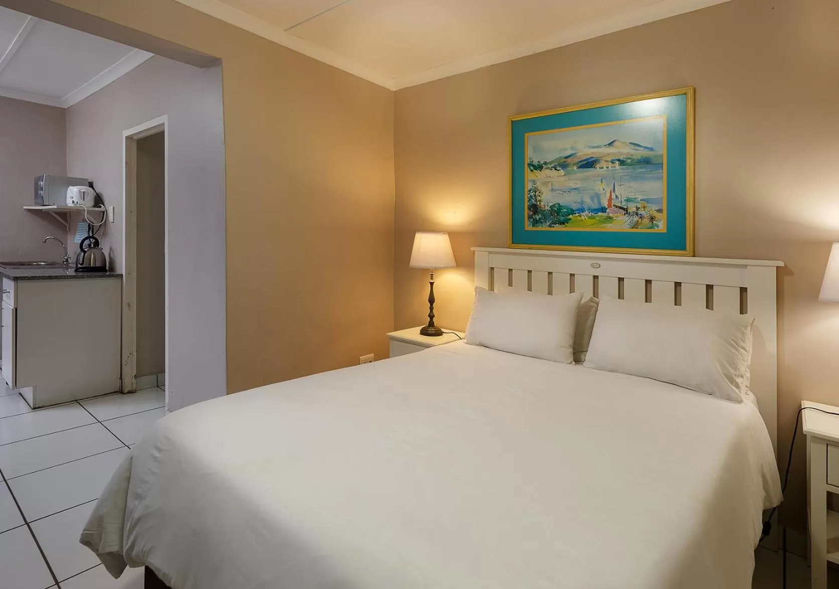 Bed in My Den Beachfront B&B and Self-Catering