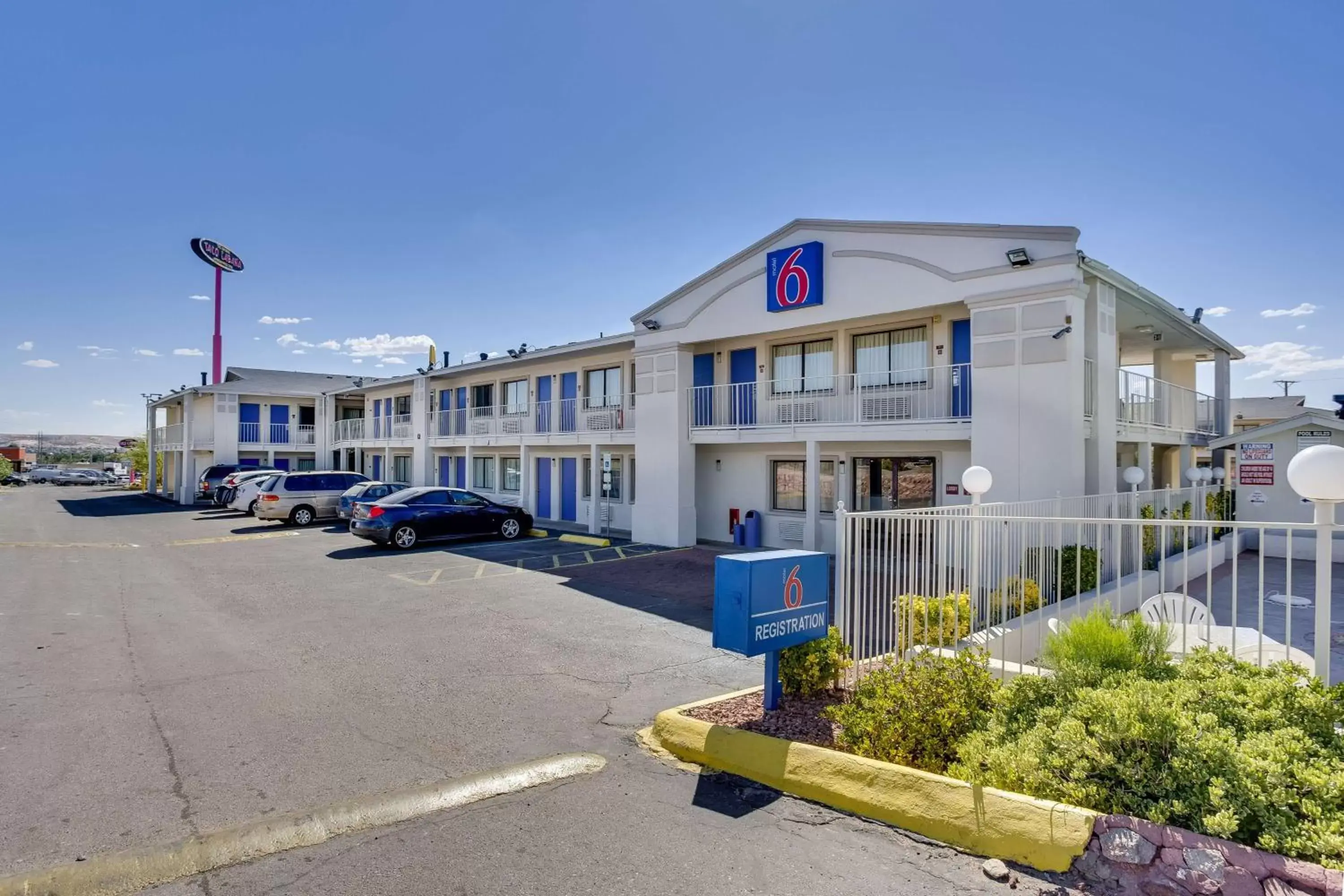 Property Building in Motel 6-El Paso, TX - West