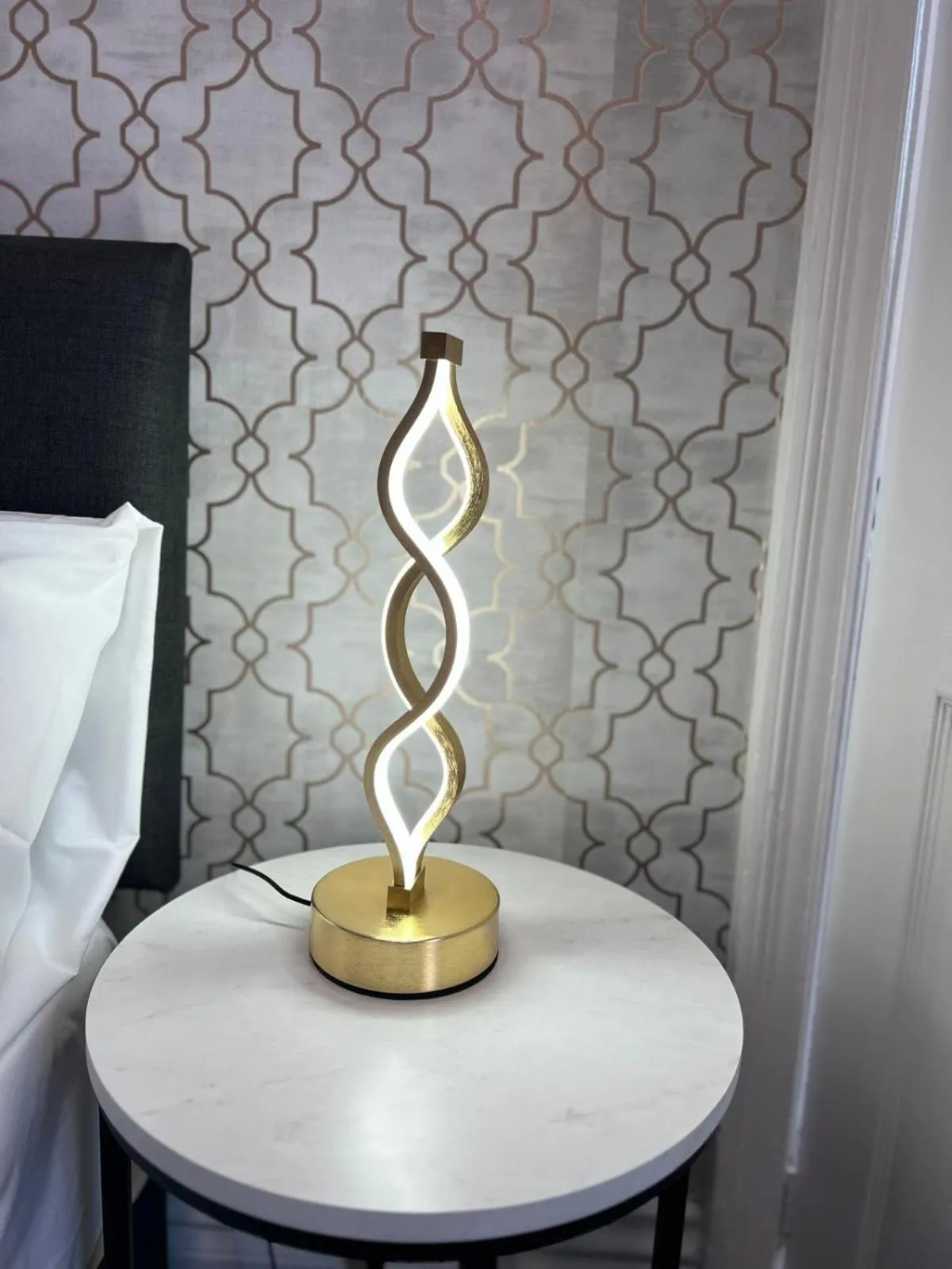 Bedroom in OYO Marine Parade Hotel, Eastbourne Pier