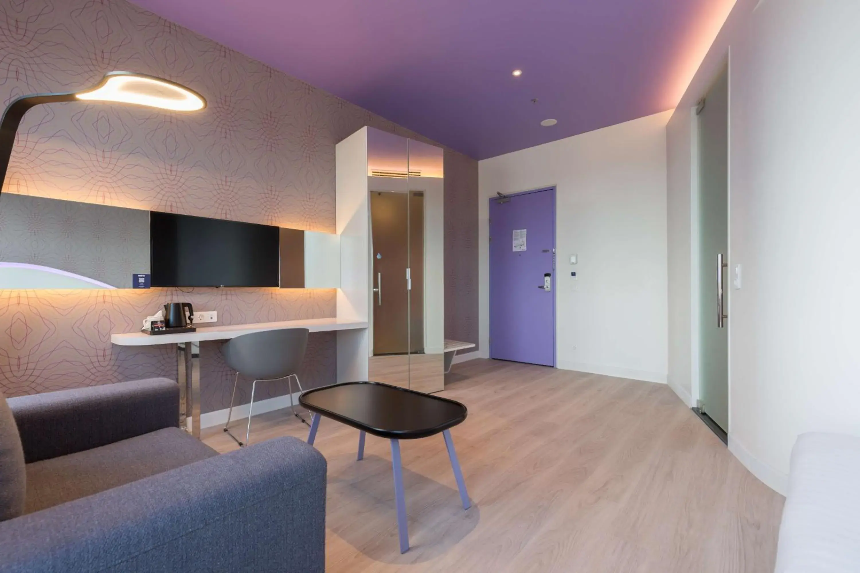 Photo of the whole room, TV/Entertainment Center in Park Inn by Radisson Amsterdam City West