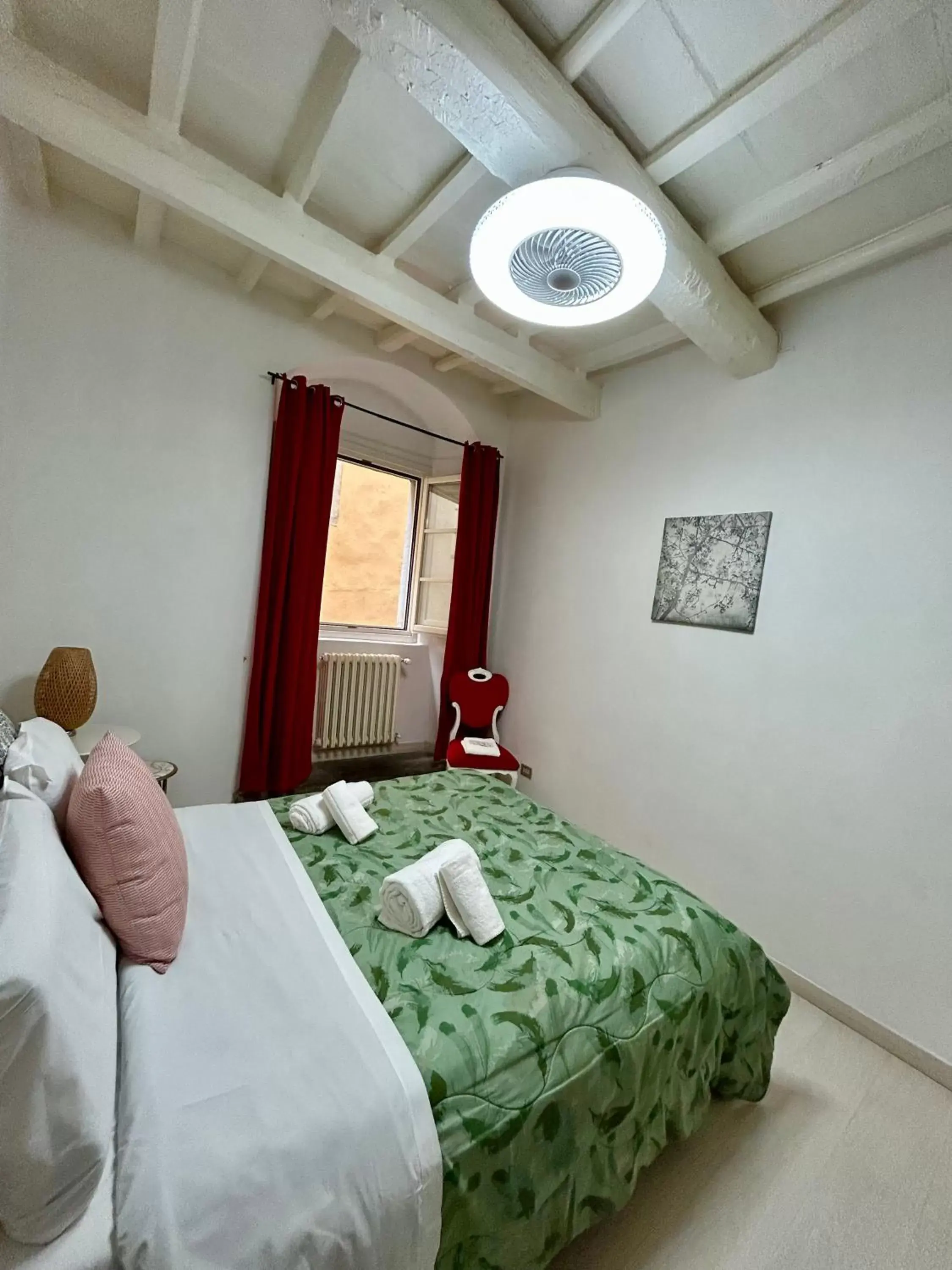 Photo of the whole room, Bed in Il Gattopardo B&B