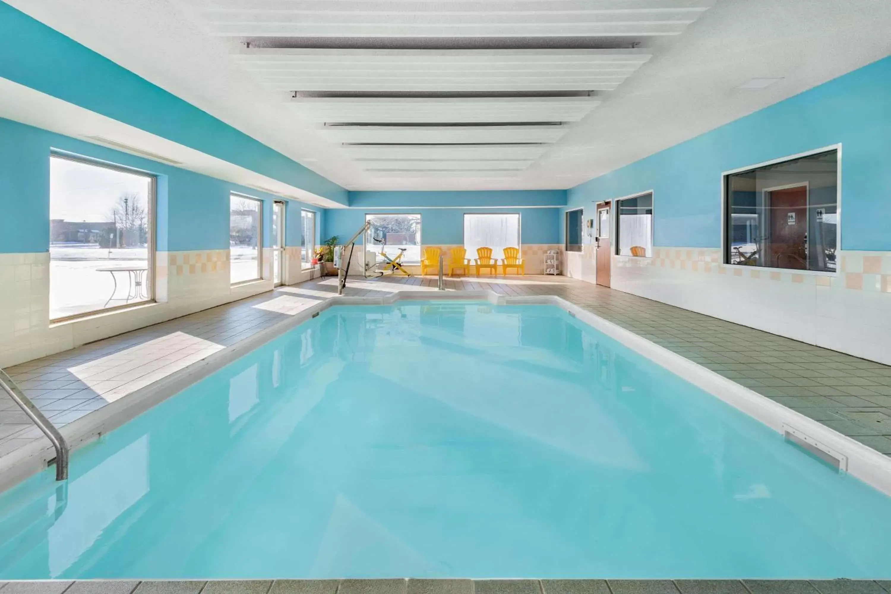 Activities, Swimming Pool in Super 8 by Wyndham Kokomo