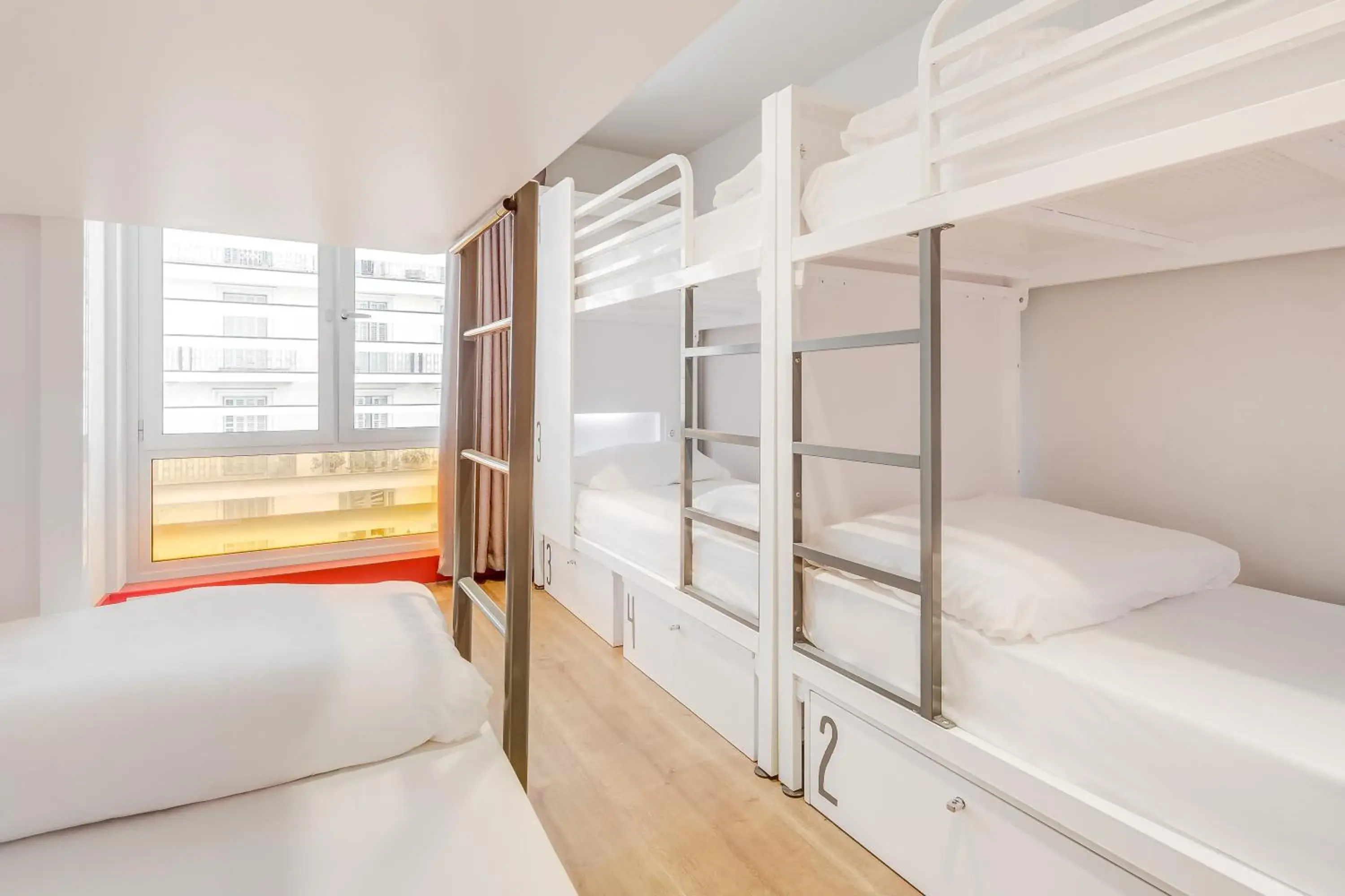 Bedroom, Bunk Bed in Generator Barcelona