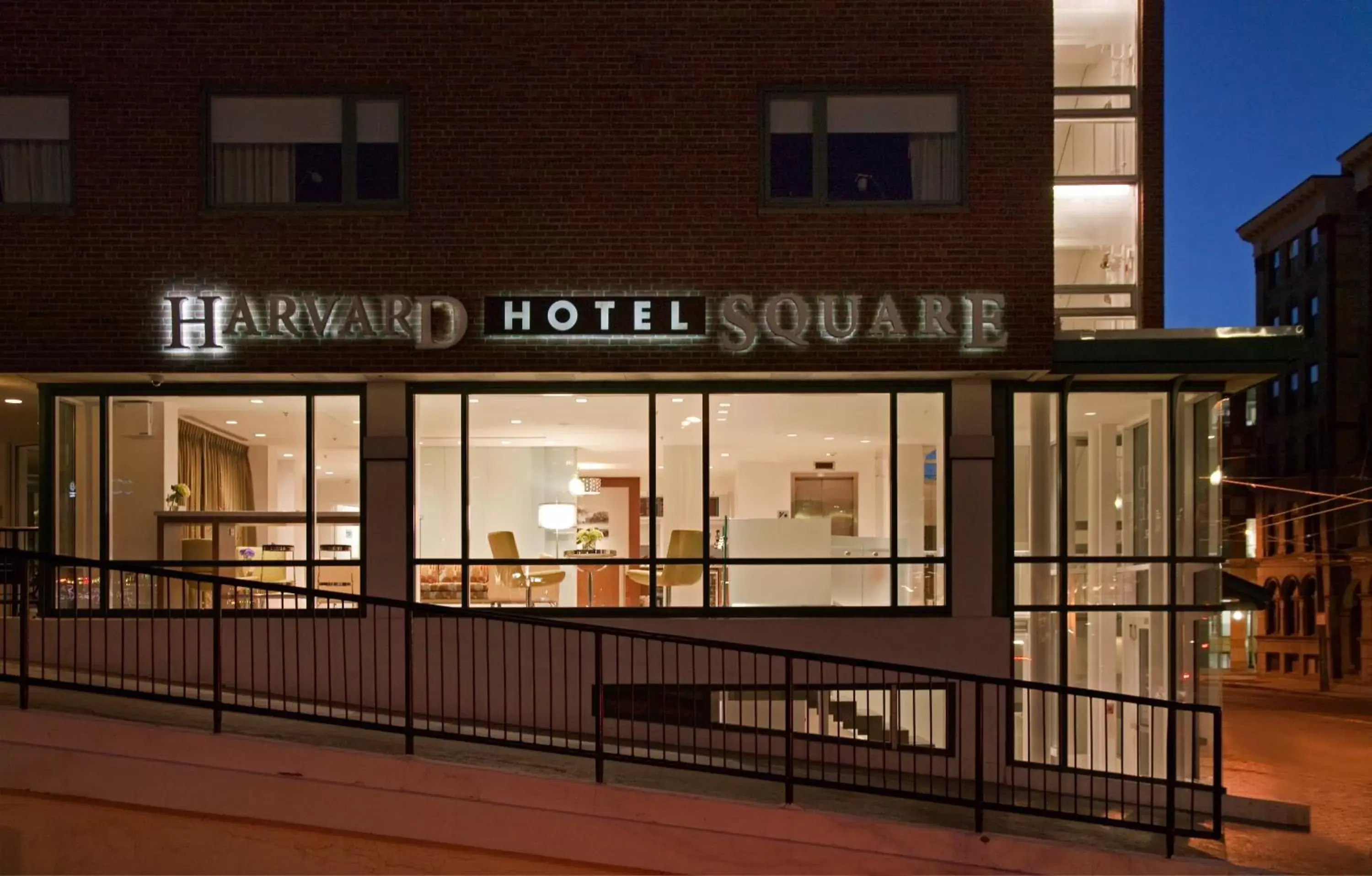 Facade/entrance in Harvard Square Hotel