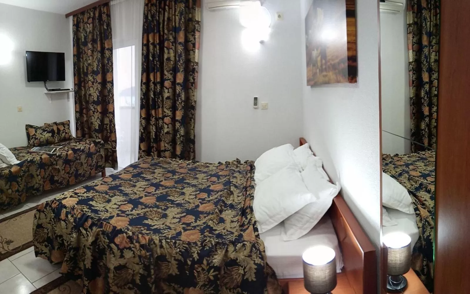 Bed in " Villa Kruna Lux "