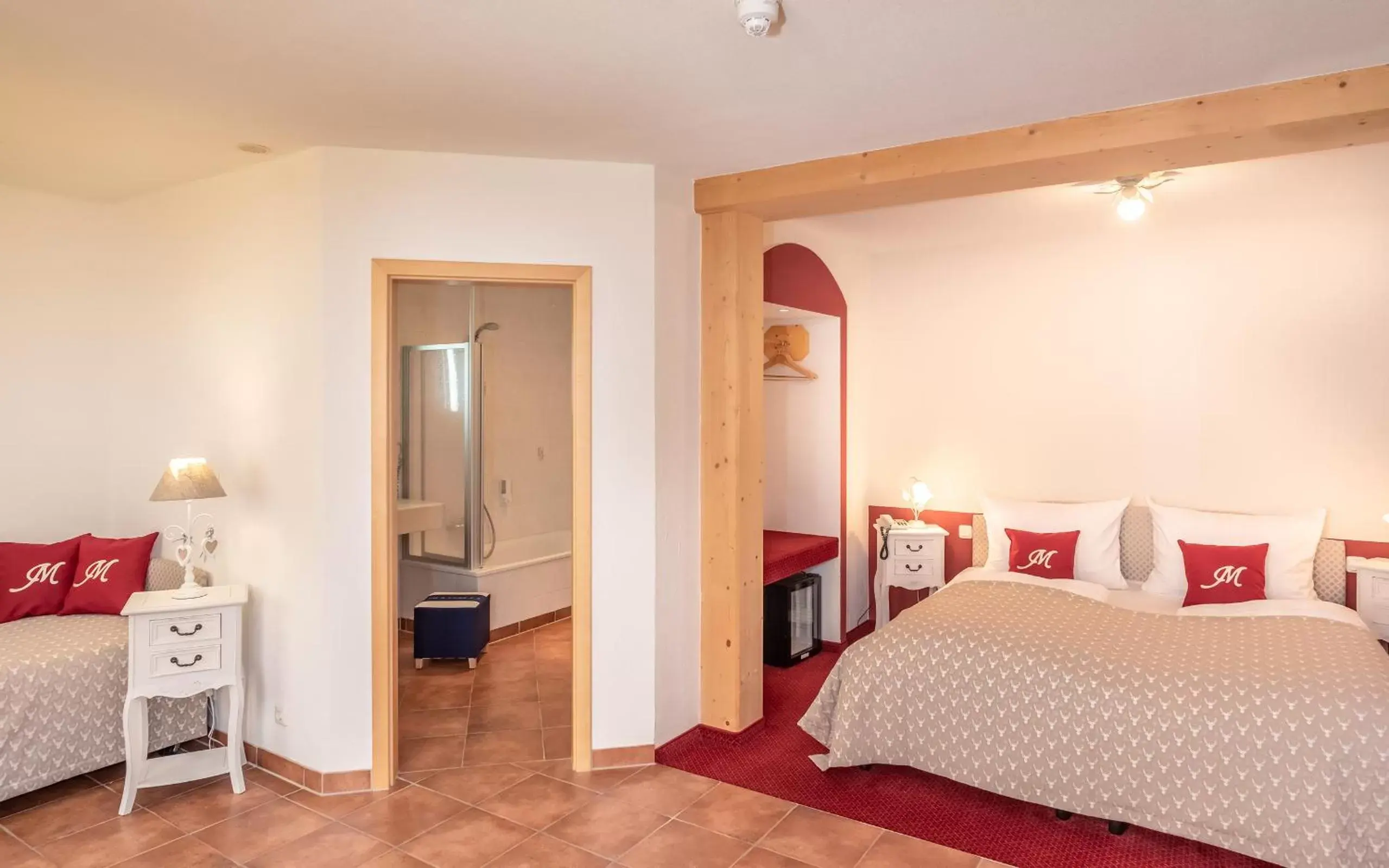 Large Double Room in Hotel Mutz Garni Large Double Room in Hotel Mutz Garni