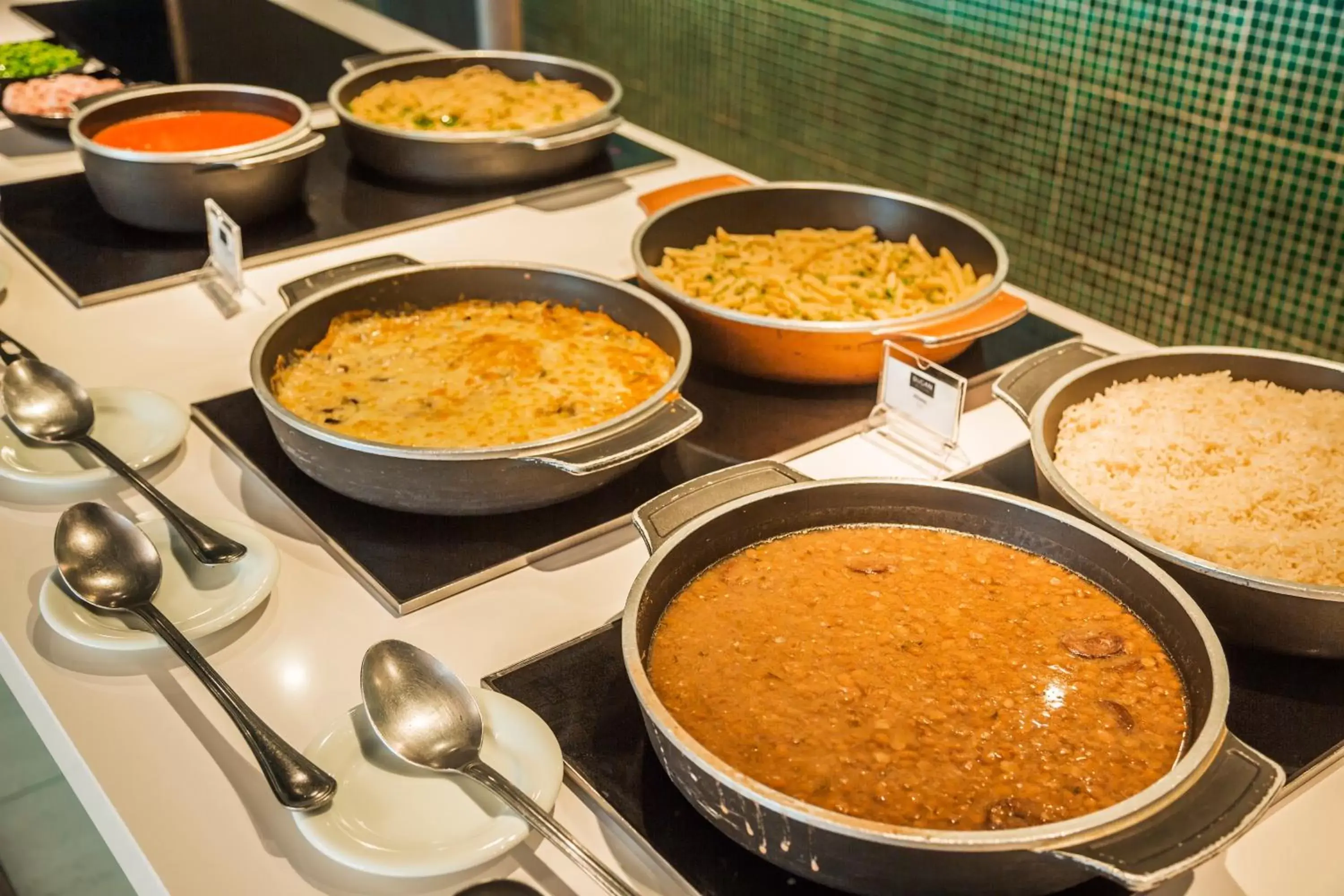 Food and drinks in Bugan Recife Boa Viagem Hotel - by Atlantica