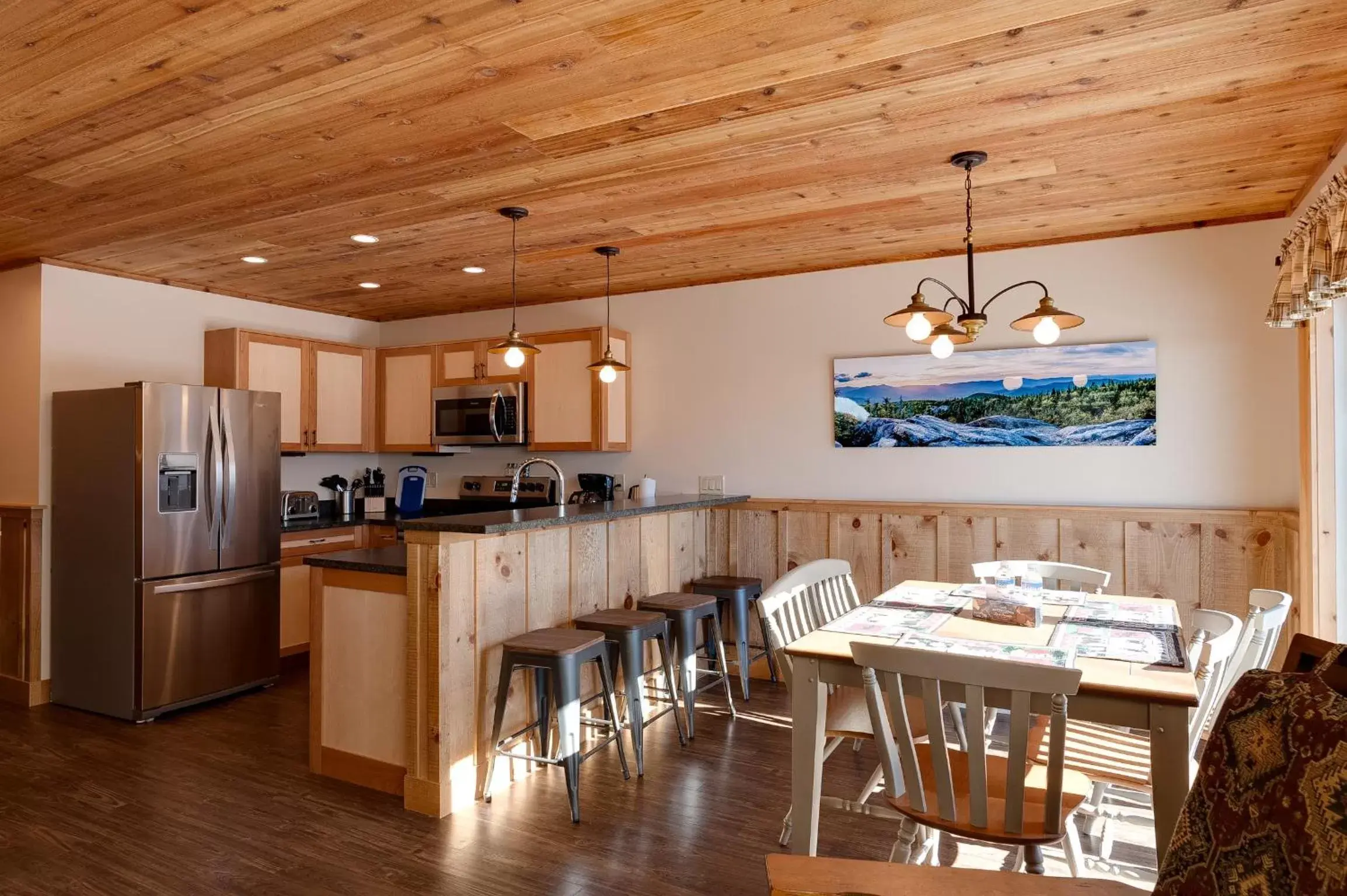 Kitchen or kitchenette, Restaurant/Places to Eat in Cobble Mountain Lodge