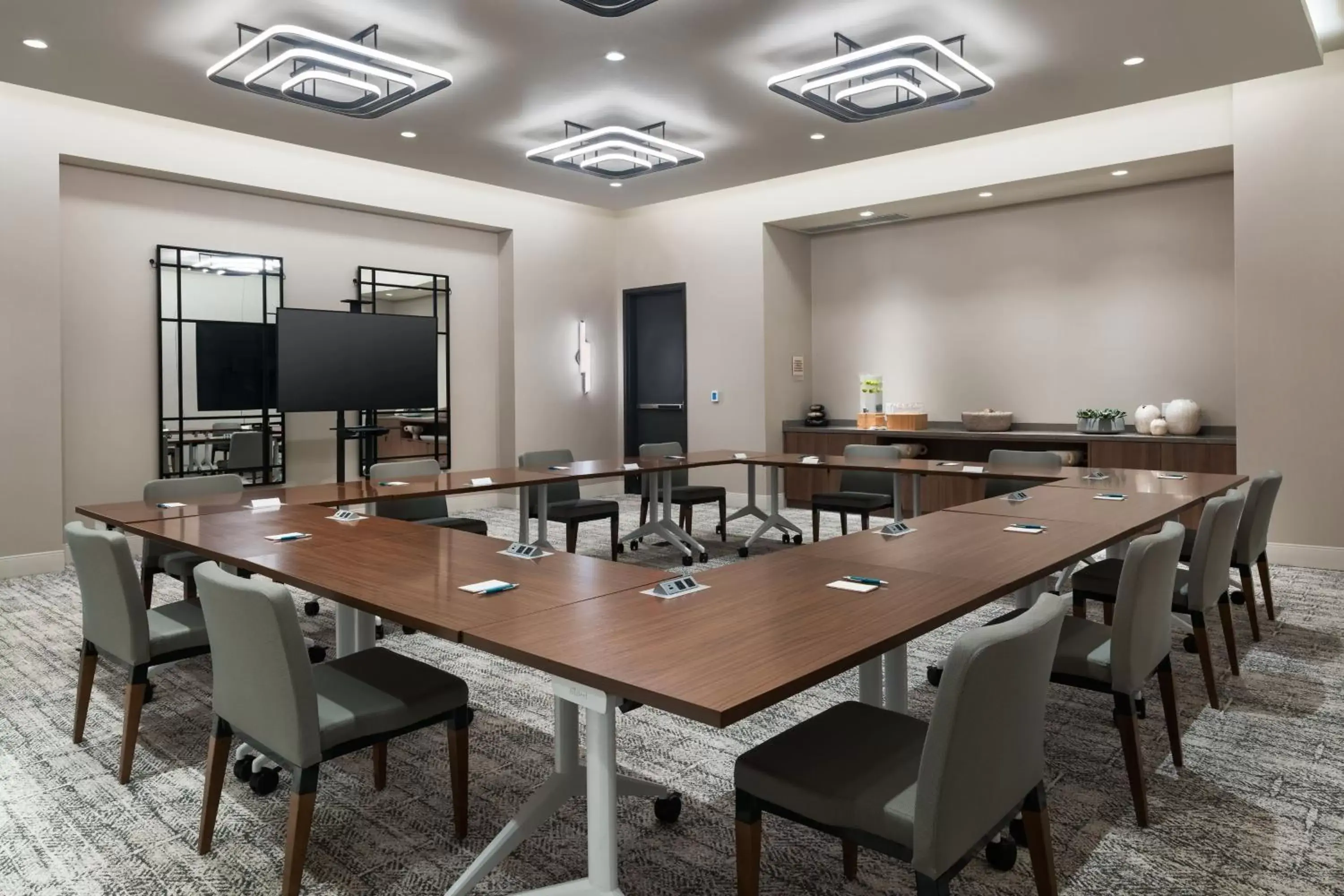Meeting/conference room in Element Reno Experience District