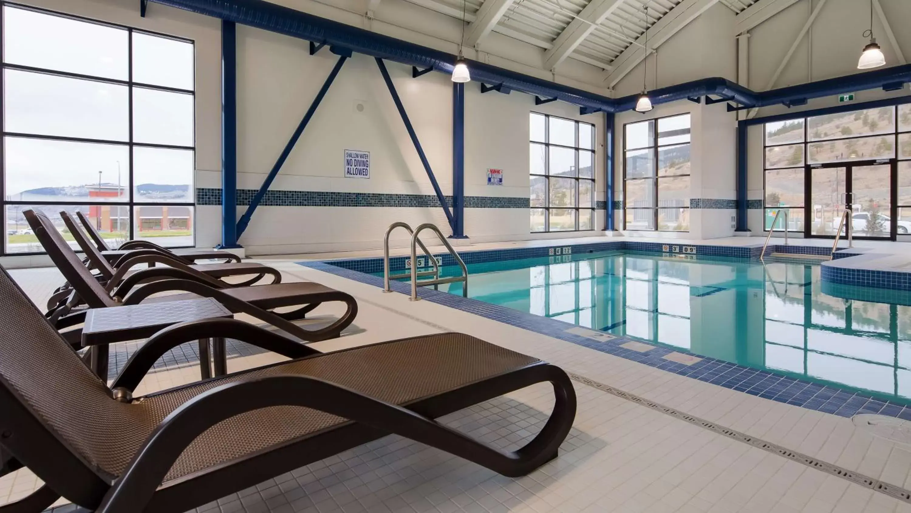 On site, Swimming Pool in Best Western Plus Merritt Hotel