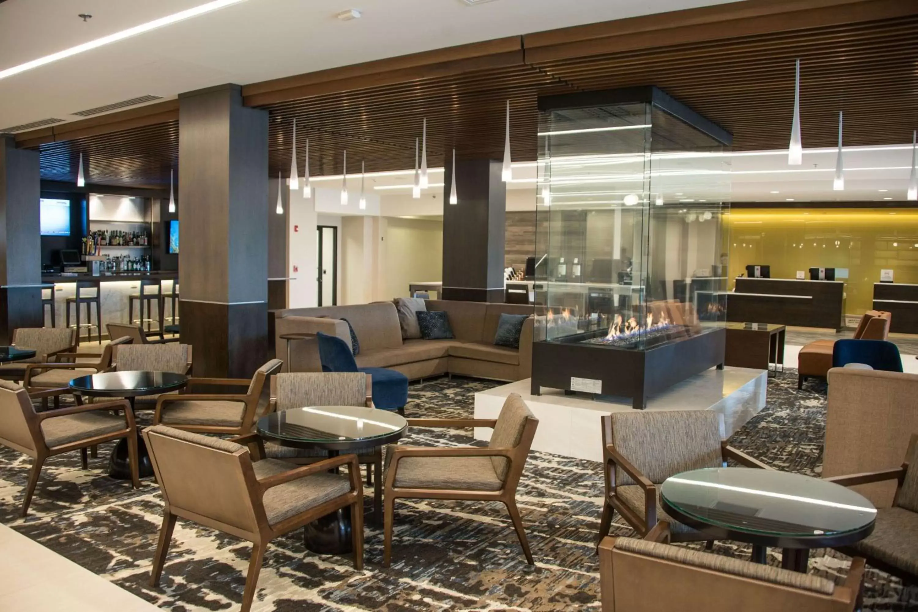 Lobby or reception in DoubleTree by Hilton Hotel Syracuse