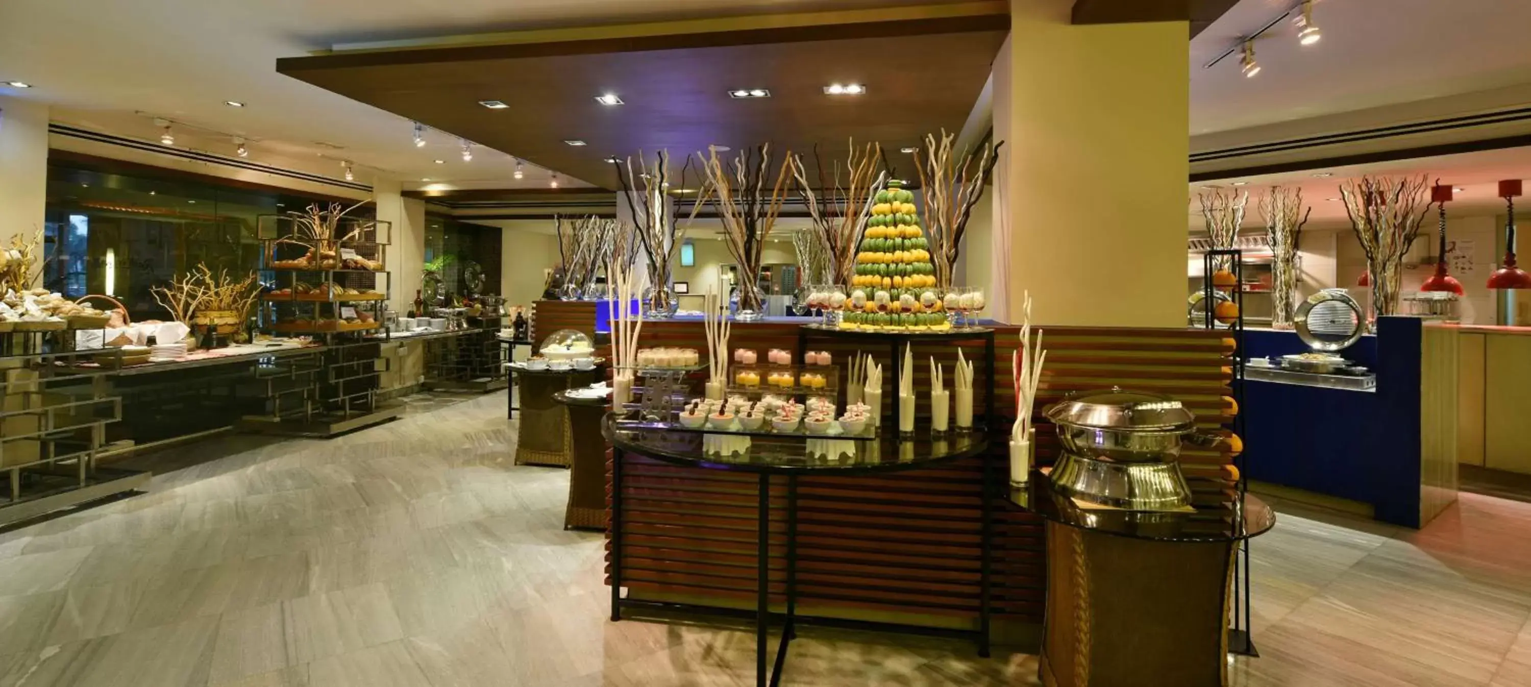 Restaurant/places to eat in Radisson Blu Dhaka Water Garden Restaurant/places to eat in Radisson Blu Dhaka Water Garden